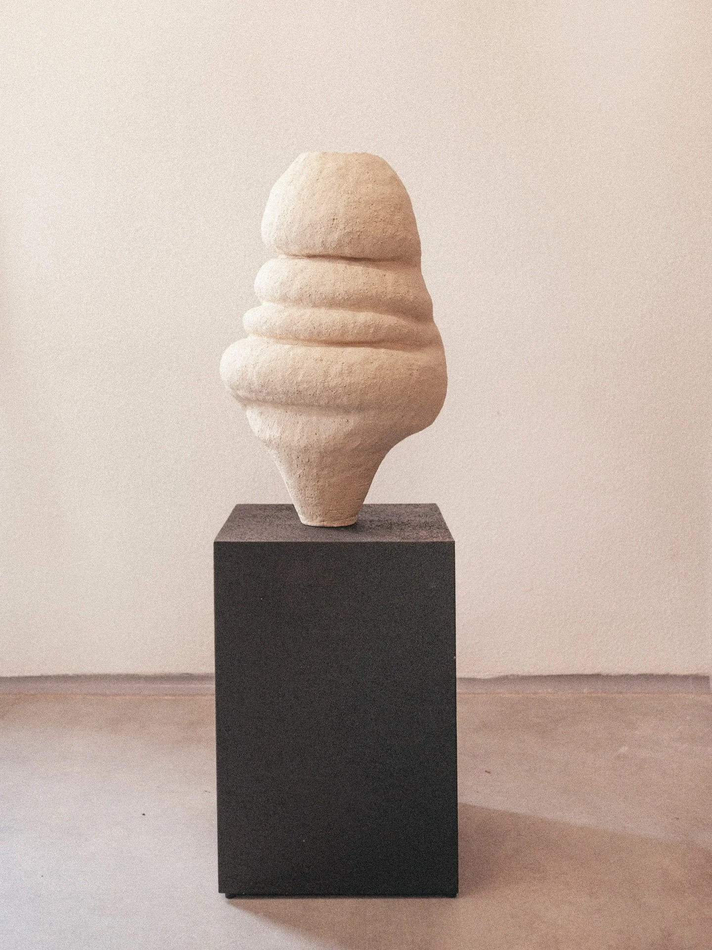 Algod&oacute;n!!
.
.
#mcb_ceramics #ceramicdesign #handbuiltceramics #contemporarydesign #collectibledesign #sculptureart #sculpture #spainartist #spaindesign