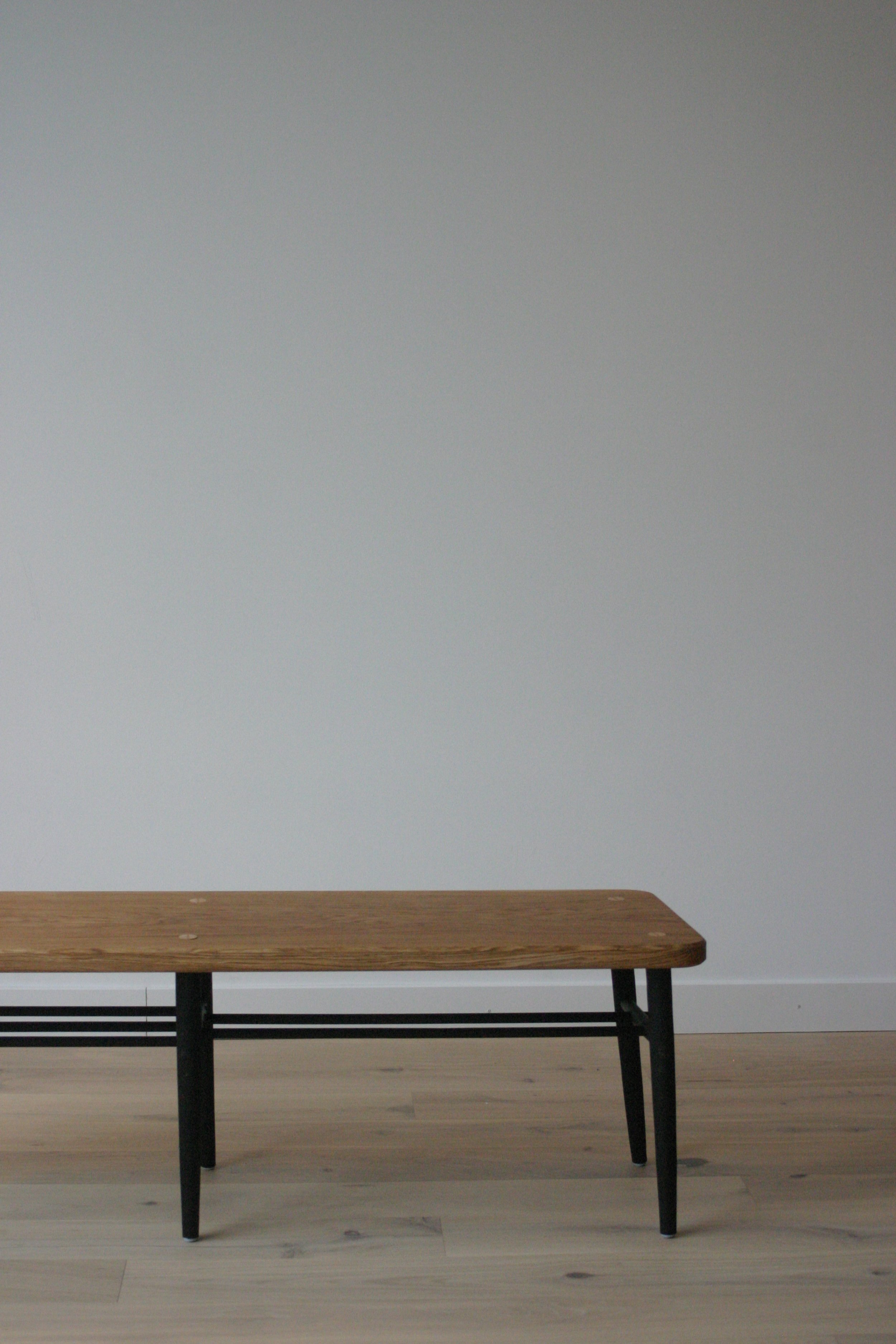 Kumaneko bench