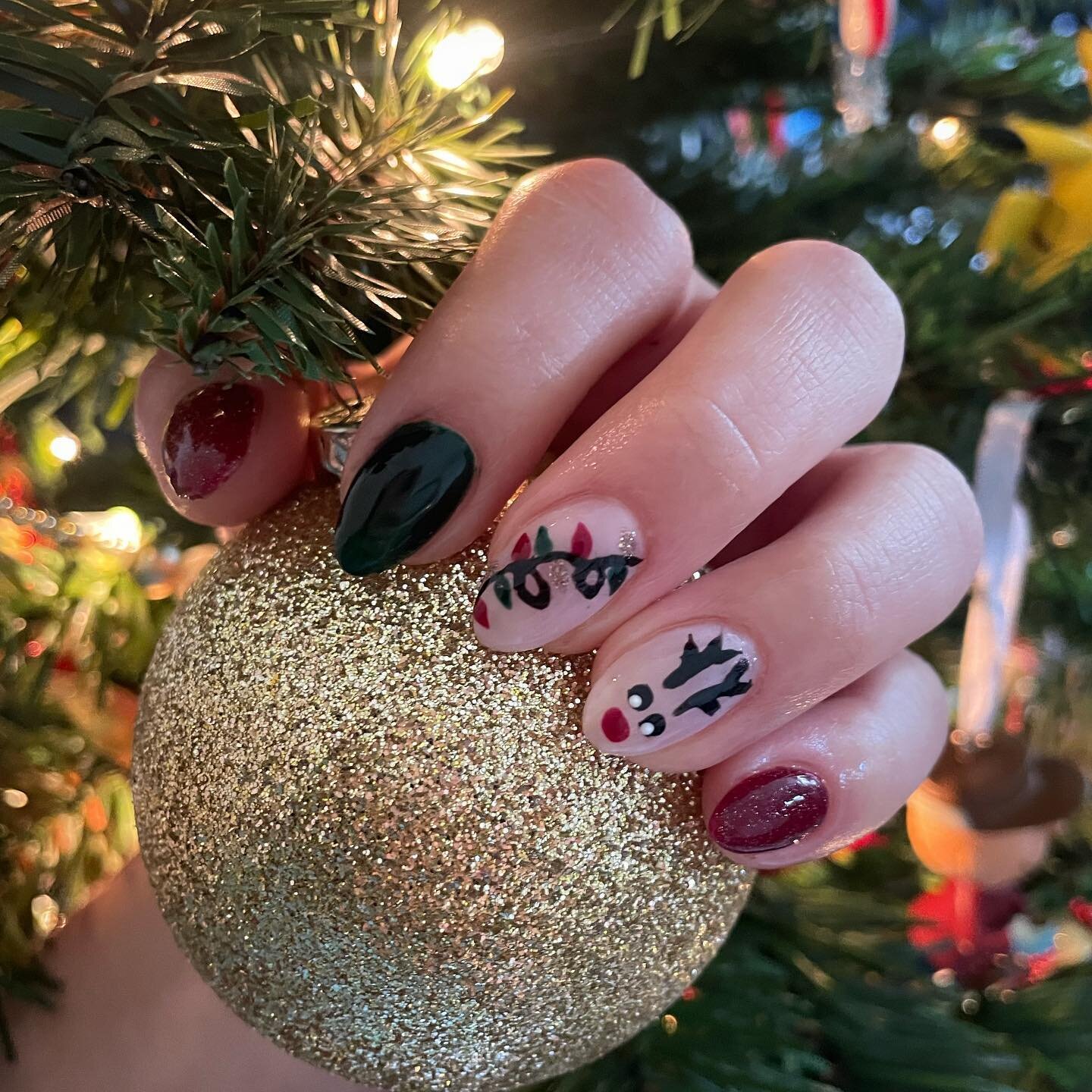 Holiday Mani by @styled_by_kristenmarie 🎄❤️
&bull;
It&rsquo;s not too late to book your holiday manicure, catch Kristen in our studio on Wednesday and Thursday of this week &amp; next!
&bull;
&bull;
#hudsonvalley #hudsonvalleyny #nailsofinstagram #n