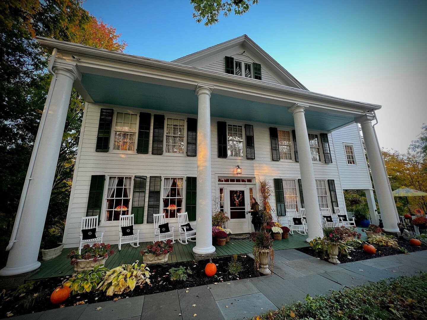 @officialopus40 #bandb #fallcolors #upstateny #hygge