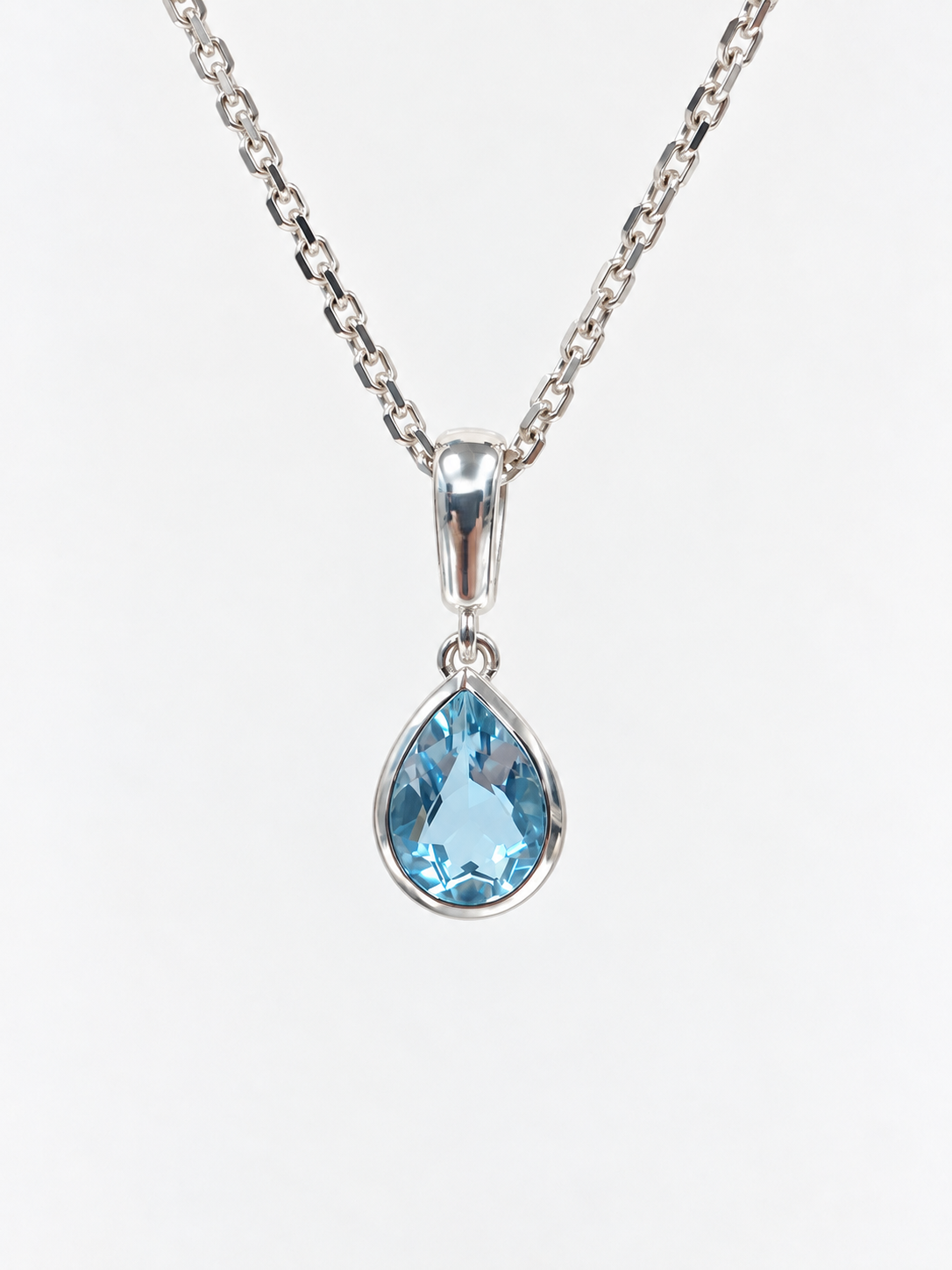 14K White Gold Aquamarine Pendant