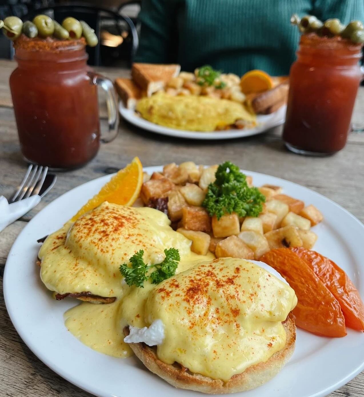 Rainy days are the perfect excuse to brunch!! Join us in the fireside lounge to warm up + eat the yummiest food🧡

Pictured is our Classic Benny + the Three Cheese Omelette (aka the fluffiest omelette you&rsquo;ve ever had)🥓🧀🍳

Accompany your dish