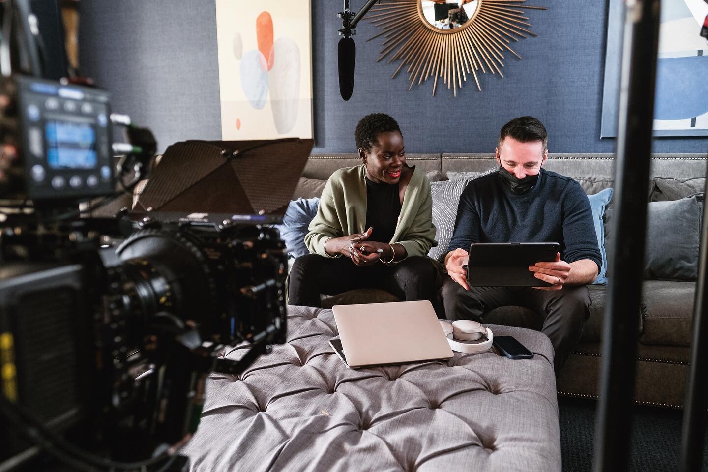 Had a fantastic time last week directing a commercial for @audible starring @tune2tunde and @elyse_myers 🙌🤓🎥🎬

Thanks so much to @inhouseteam @acdrummer @al0728 for trusting me to take the reins on this super fun and creative shoot! 

📷 @brianmu