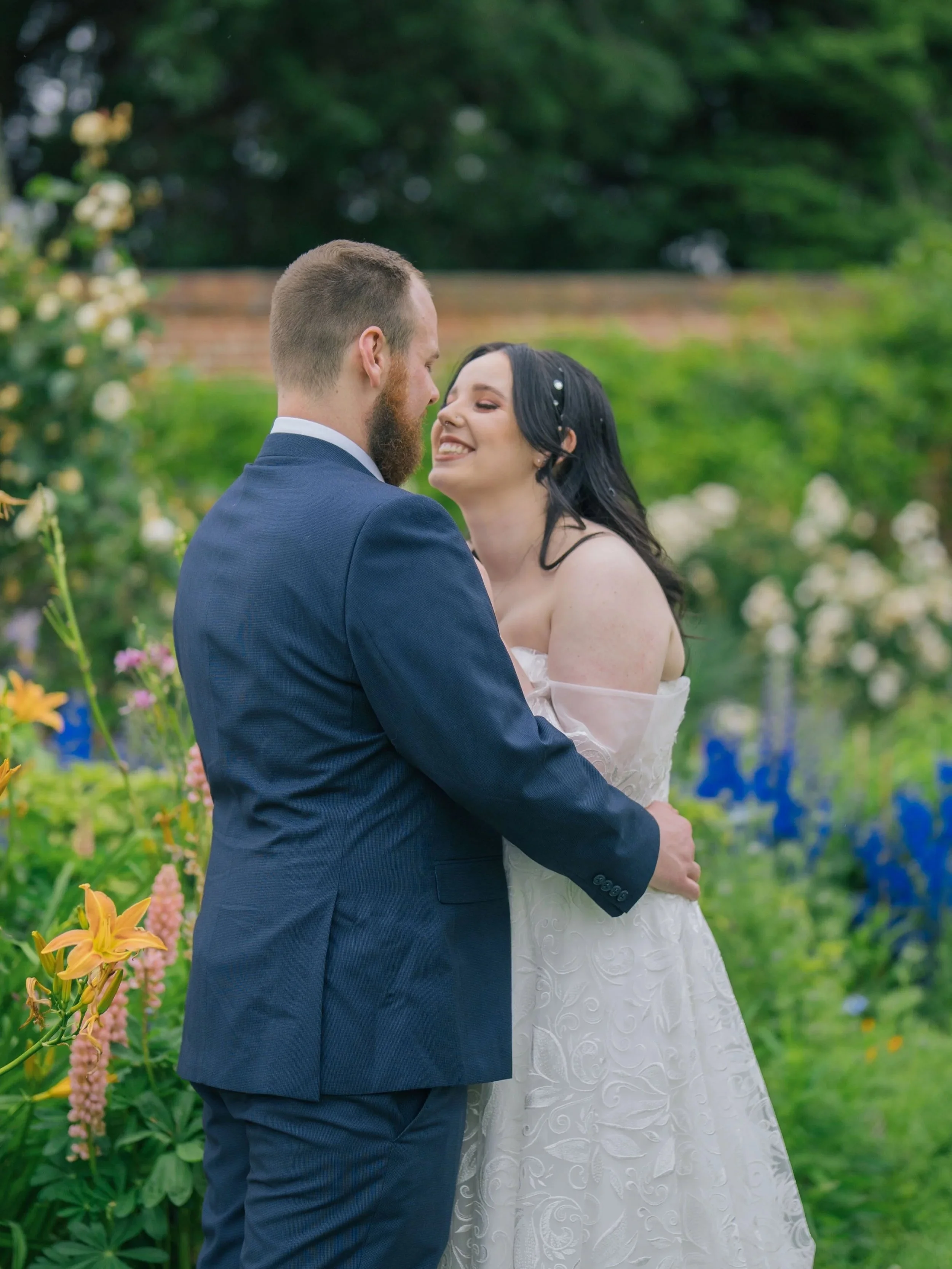 Happy couple portraits in Royal Tasmanian Botanical Gardens