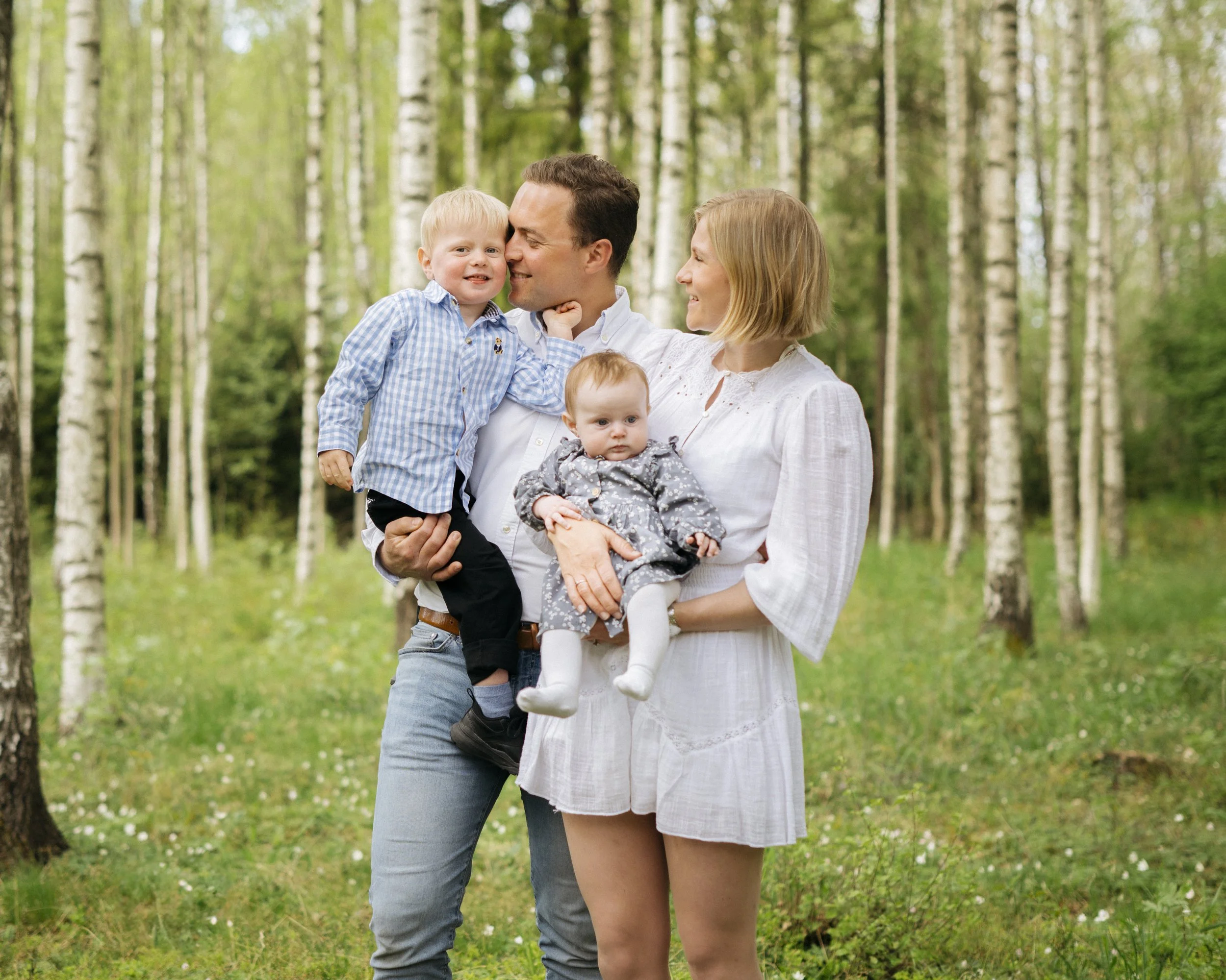familiefotografering-ute-tønsberg-fotograf-georg-aamodt-sliperiet-studio-1-2.jpg