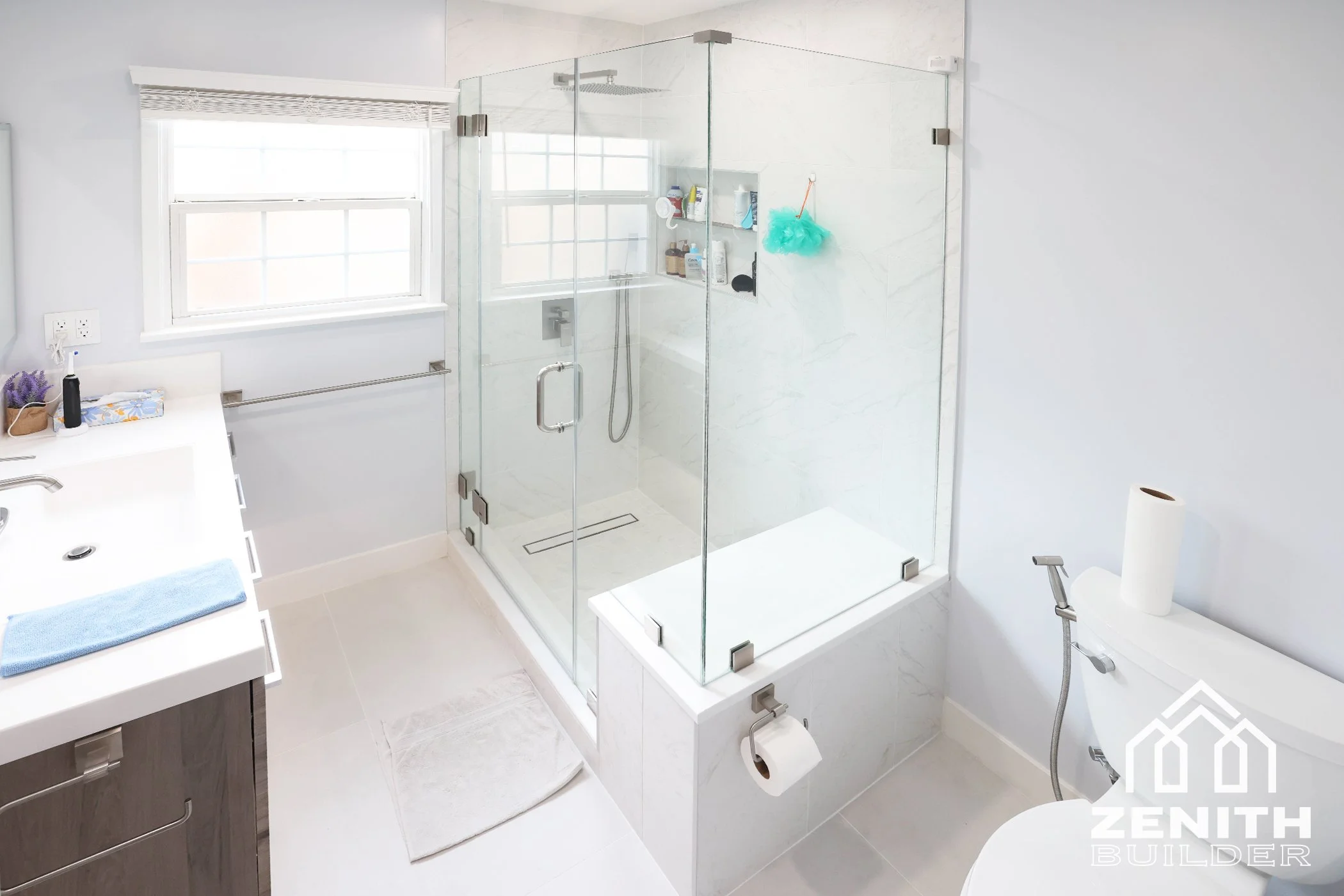 A High-end Contemporary Bathroom 
