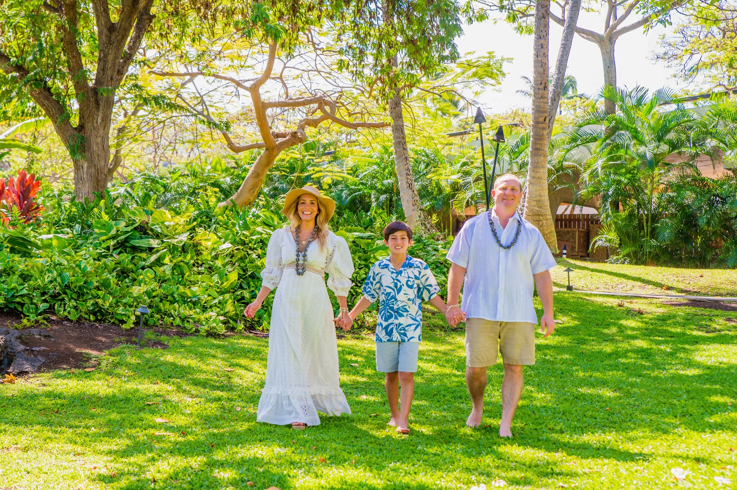 Luxury mini portrait session photo from Hawaii family portraits