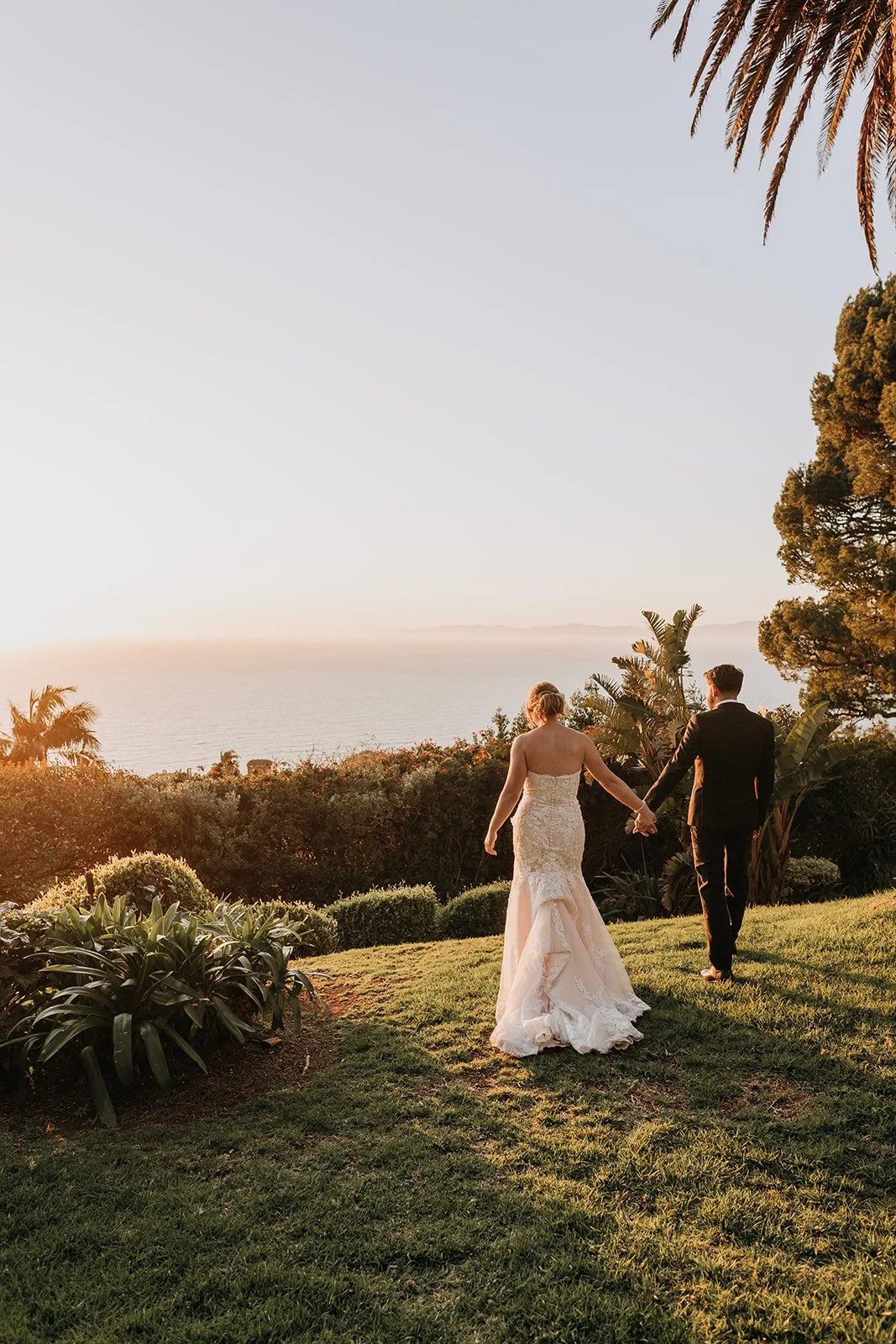 A Dreamy Seaside Wedding at La Venta Inn