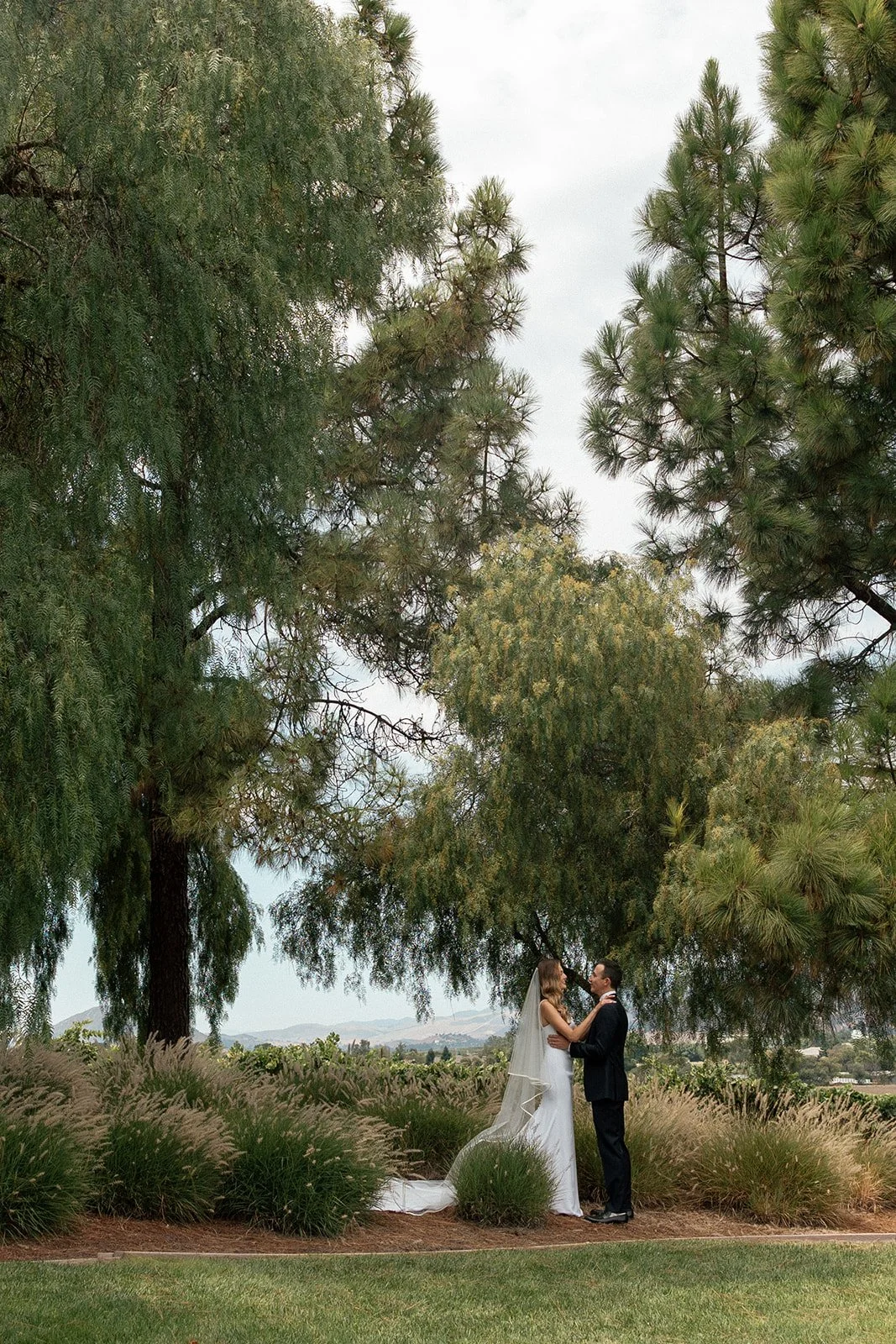 ChantelSafford_CourtneyJaredWeddingWeekend_FirstLook_0013.jpg