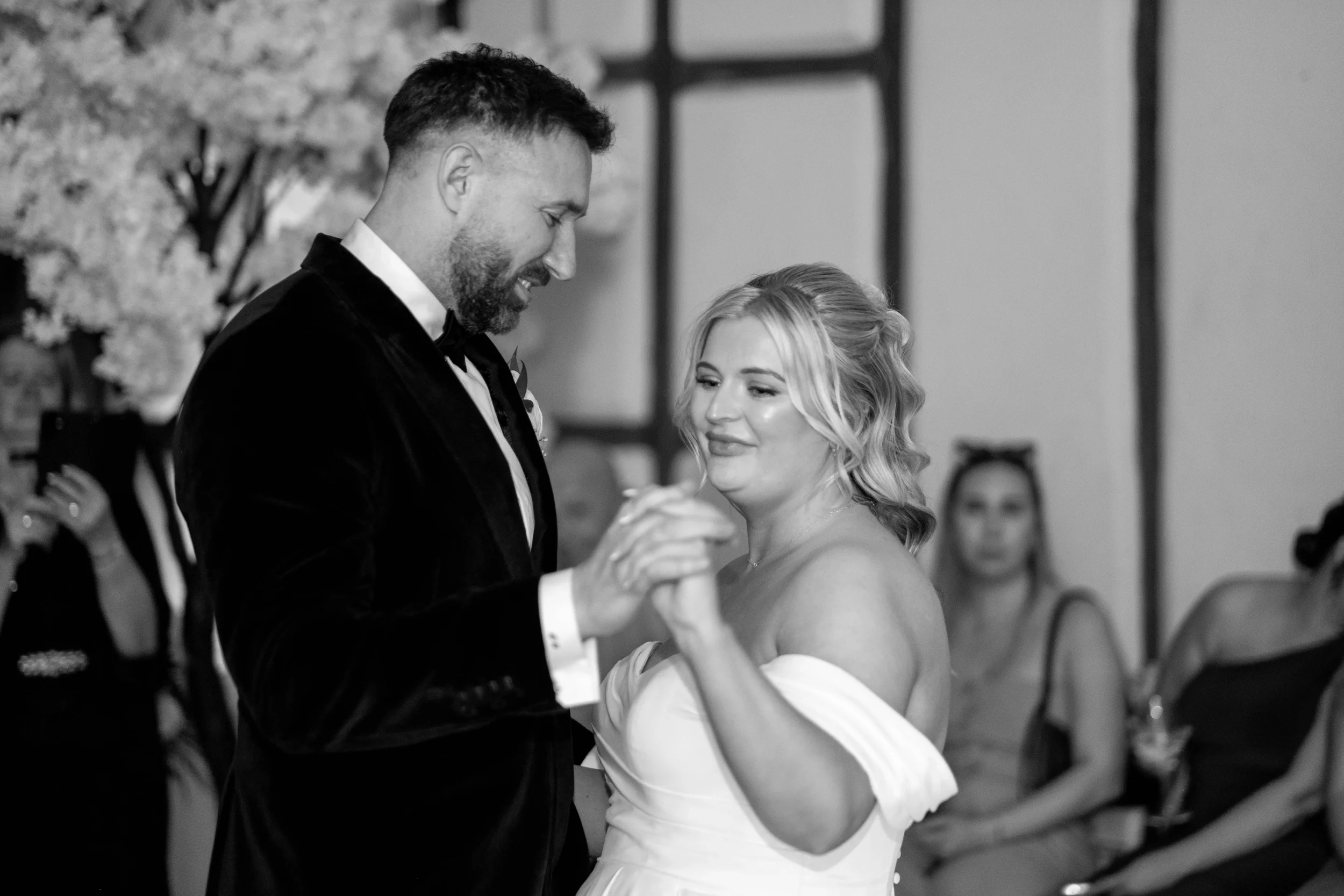 wedding photographer bedfordshire Tithe barn the kingfisher photographer