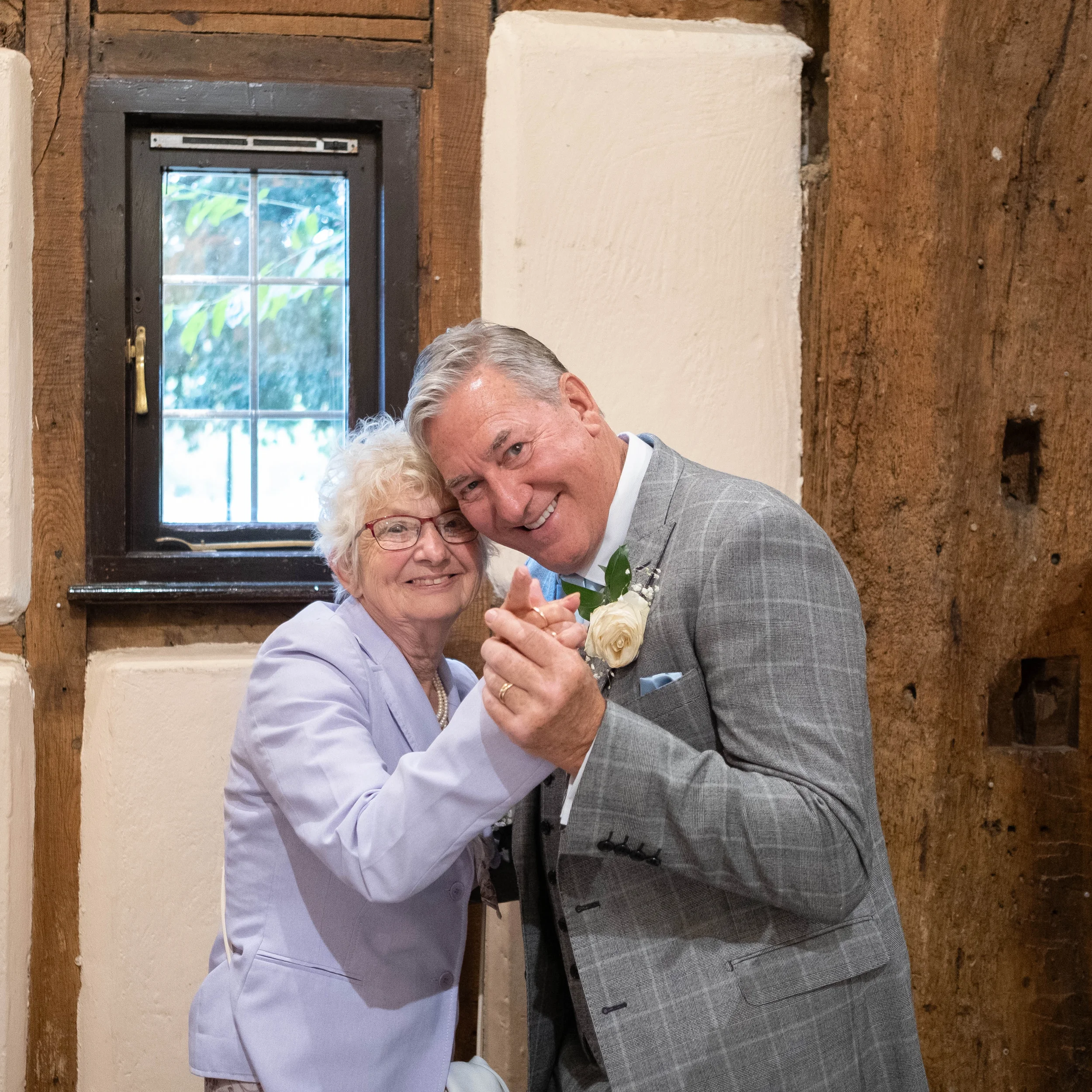 wedding photographer bedfordshire Tithe barn the kingfisher photographer
