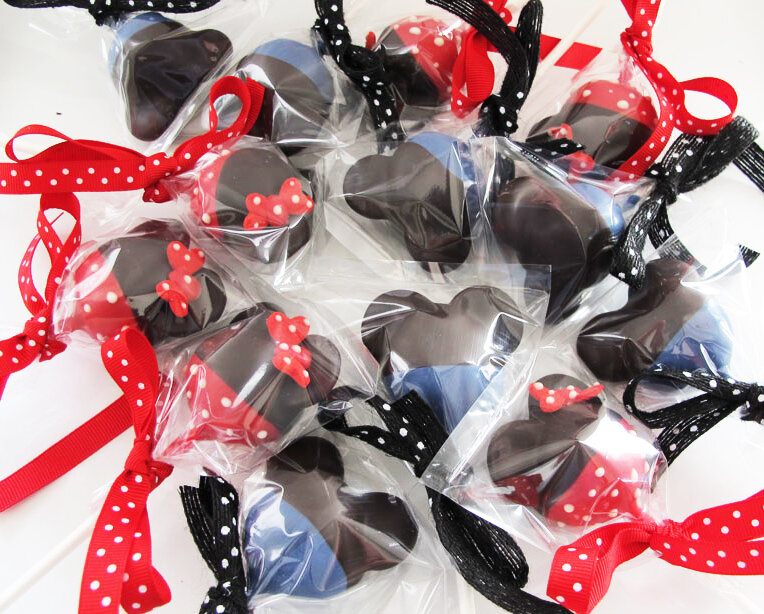 MinnieMickeyPops (2).jpg