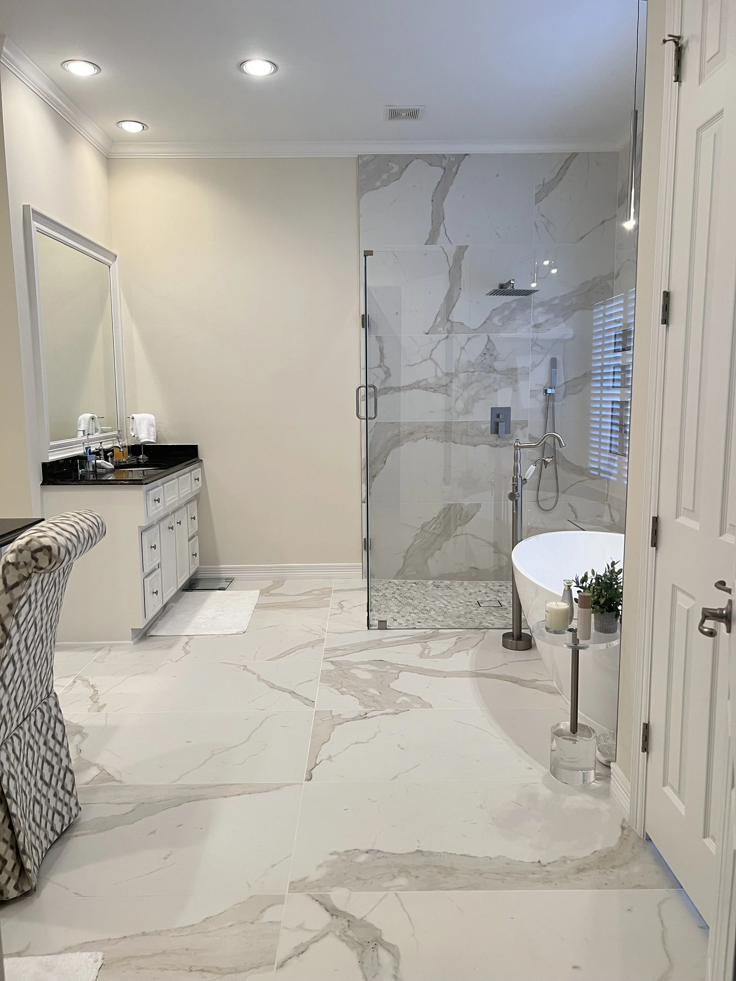 Large format tile bathroom