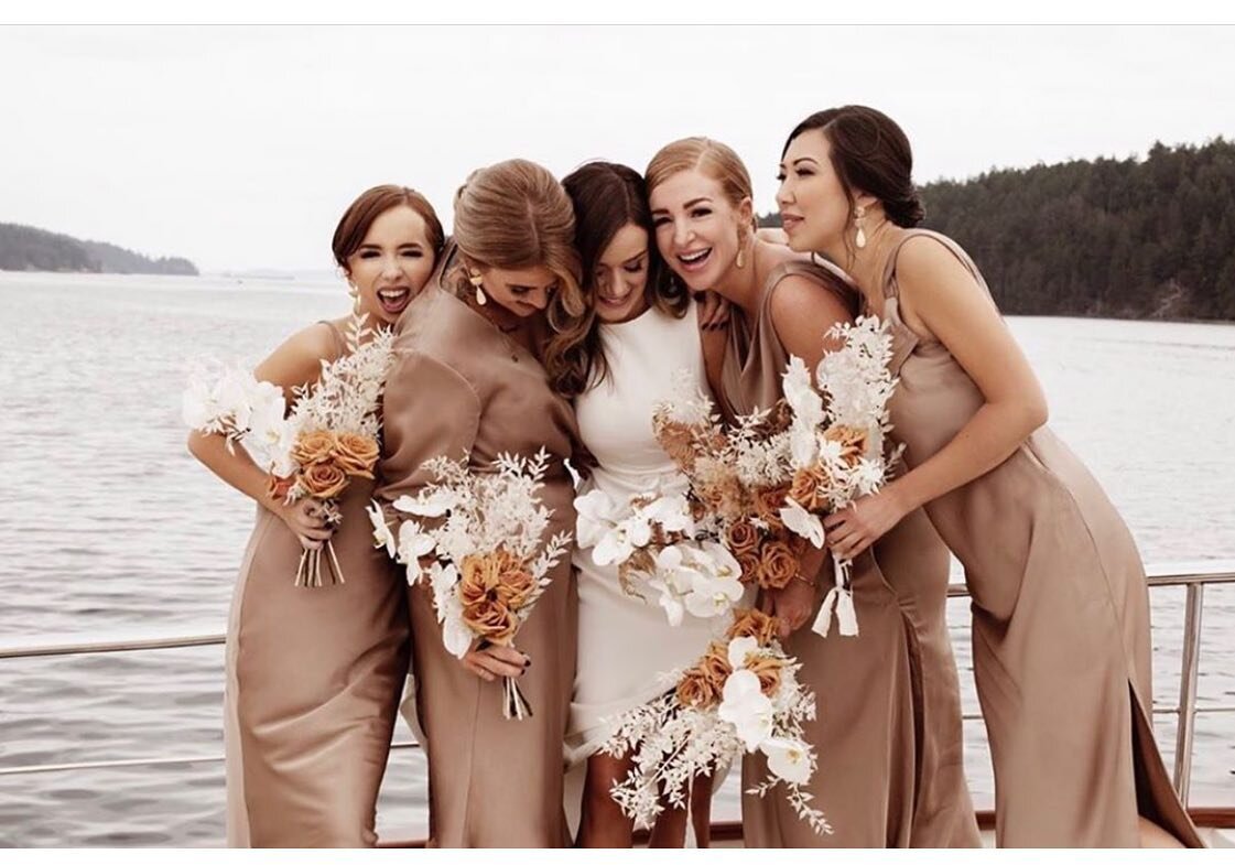How about THESE colours tho 😍 Major Bridal Party Goals!! 

Was such a fun morning styling this beautiful bride &amp; bridal party. ✨ Recently featured in @rockymtnbride . Thank you &amp; Congrats Lauren &amp; Alex for having me a part of your mornin