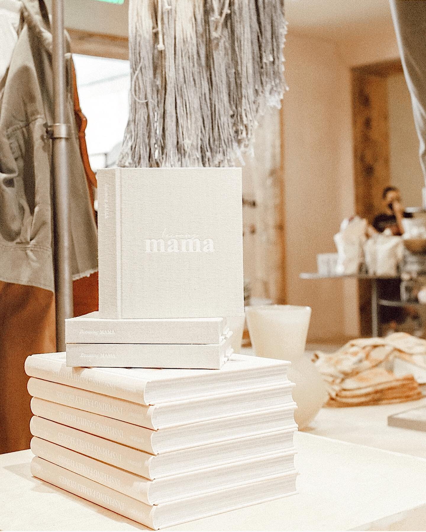 A Manifested Pinch Me Moment ✅🤩

Months ago while we were in the final stages of creating our book 📖 #becomingmama 📖 I walked into the local @anthropologie store, stood at my fave little corner in the shop and visualized our book sitting right the