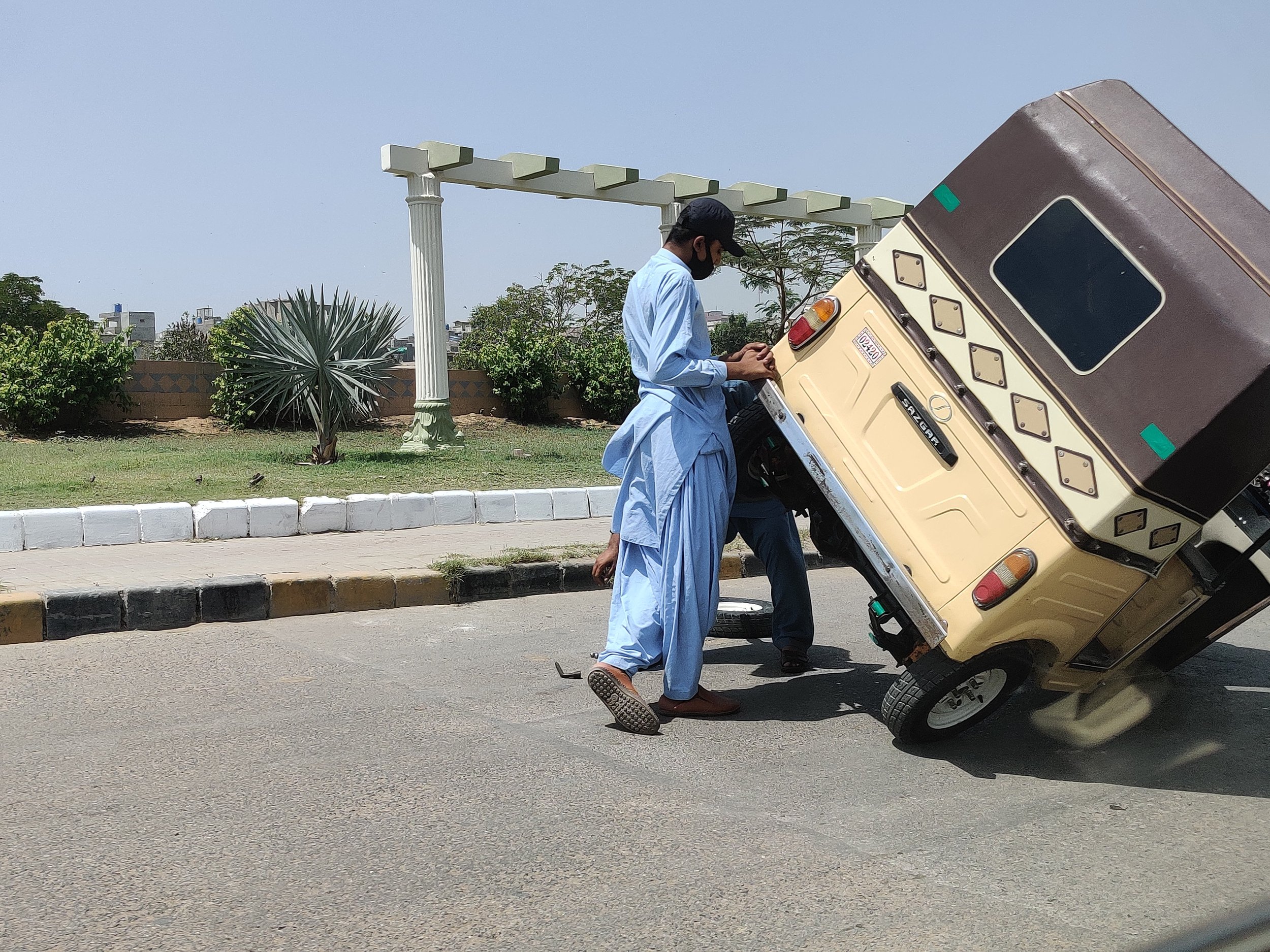Tuk Tuk - 1.jpg