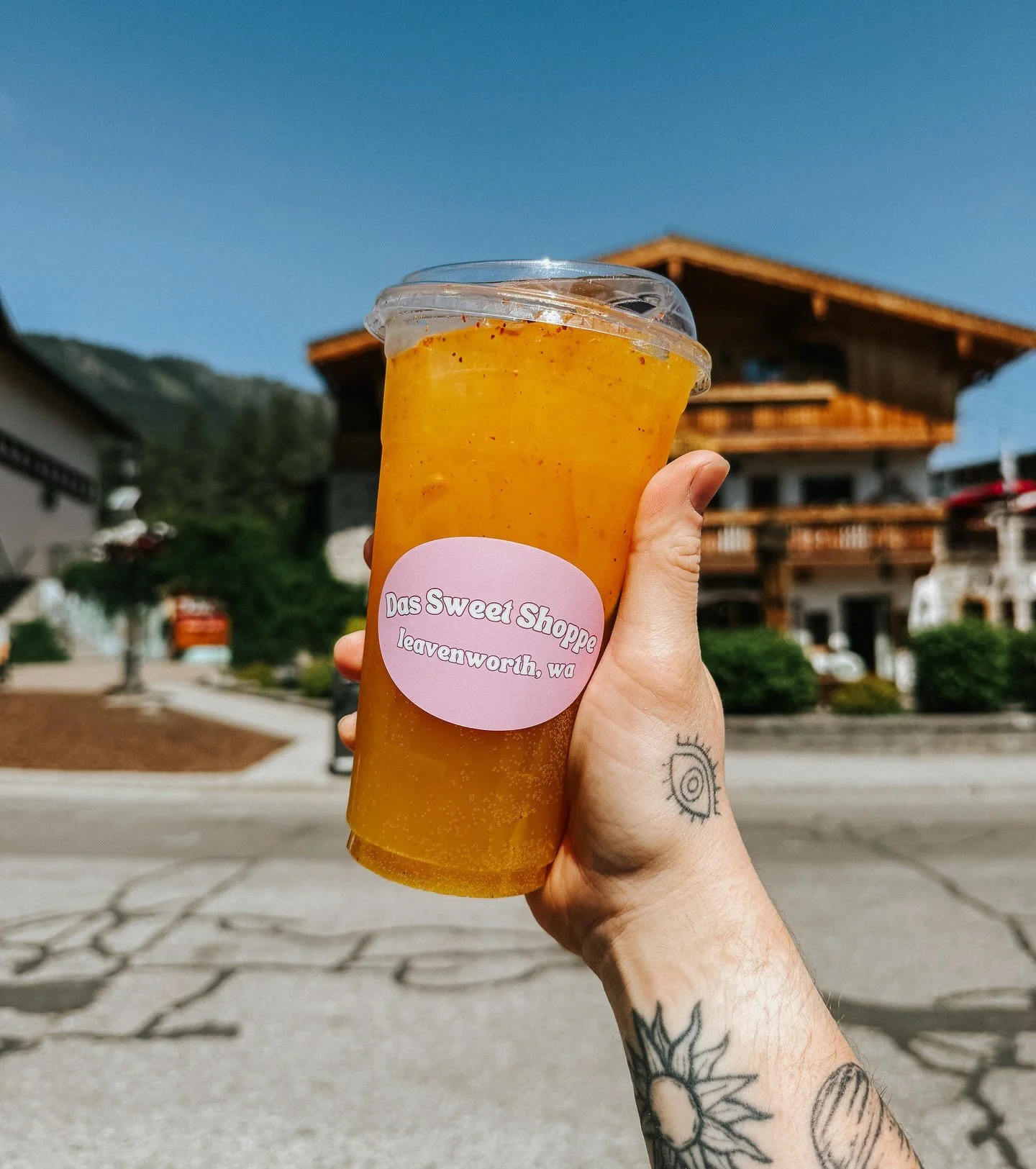 Happy Memorial Day weekend y&rsquo;all!💖 We&rsquo;ve got a brand new drink special for ya&hellip;.the Shockwave Redbull!💥 Redbull with a blend of yuzu pineapple, fresh lime, and some tajin swirled in! Come grab one for the long weekend in the sun.?
