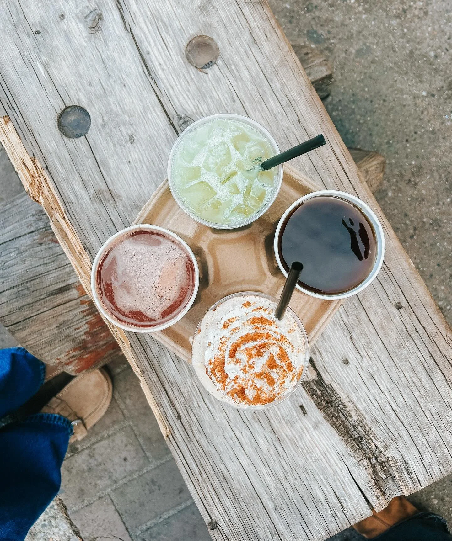 Fall is in full swing and we have lots of yummy fall drinks together choose from!🍂🍎🧡 #caramelappleredbull #hotapplecider #hotchocolate #pumpkinchaimilkshake #pumpkinspicecoldbrew