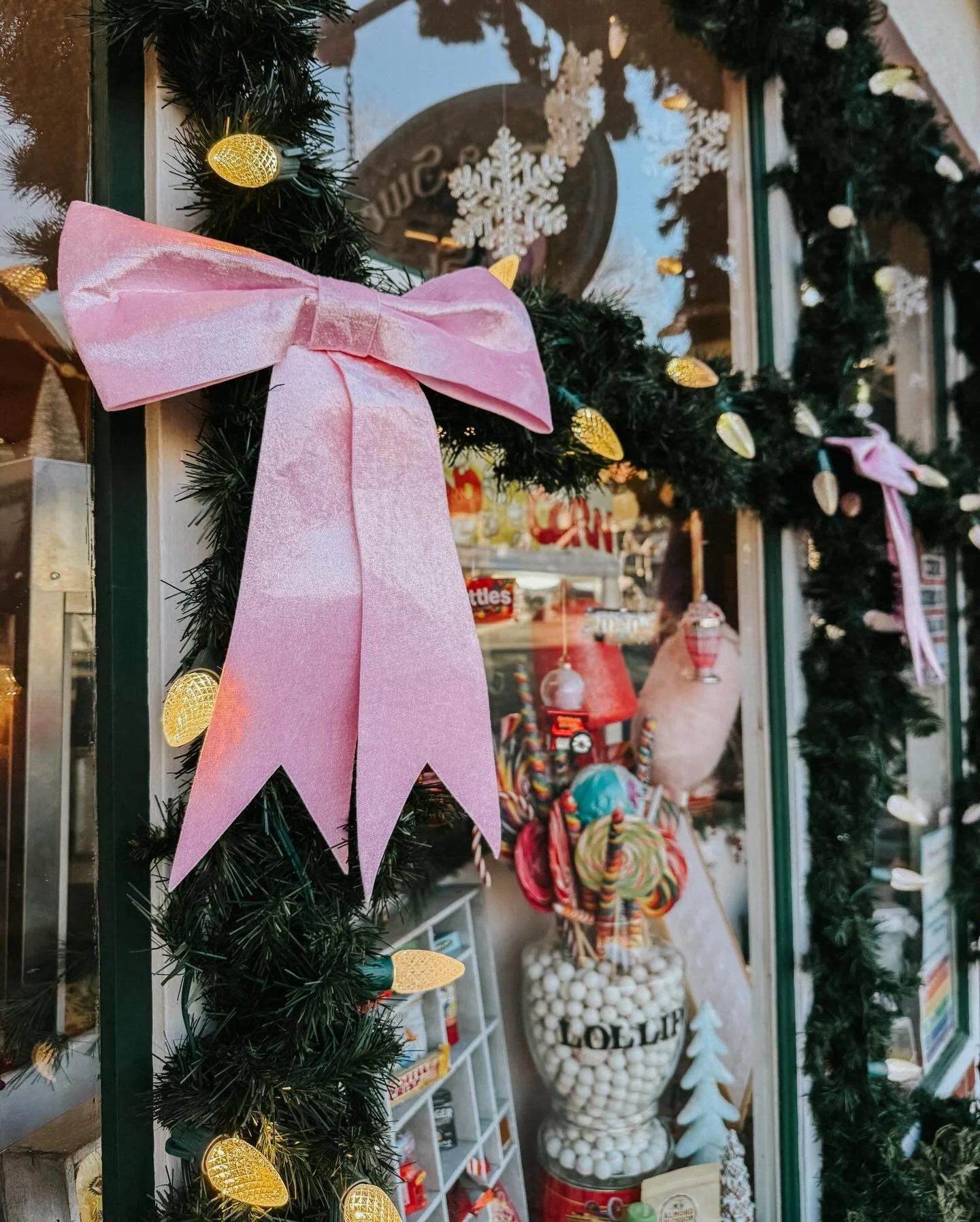 We are back open and ready to keep celebrating the Christmas season!💖 This week was HARD! Lots of challenges many of us had to overcome, but we did it! Thank you to all the hard working people that have started to rebuild our little mountain town an