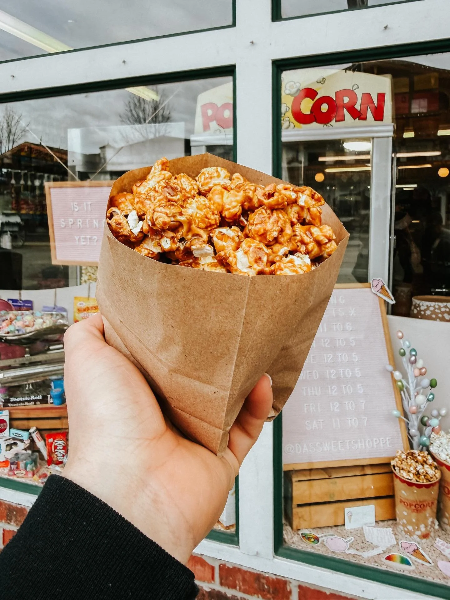 Treat yourself today&hellip;you deserve it! 💖 
Locals, stop in and enjoy a FREE small bag of caramel corn with any purchase over $5. 

We&rsquo;re open until 6pm. See you soon!