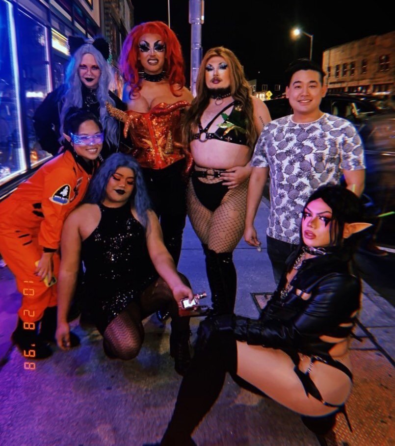 BOO!MBOX last night was a true Halloween reunion for @aimieghty &amp; our BoomBox babes @ryleeraww @kenzietheekween @whispurrwatershadow 🧡💜

  Thank you to our special guests @dbadsbxtch &amp; @juankeyai for coming thru with good vibes! &amp; shout