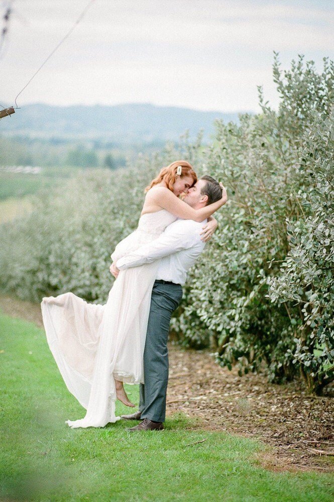 White-and-Green-Romantic-Wedding-Inspiration-38.jpg