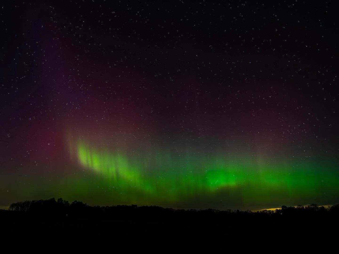 Aurora spotted last night! Never thought we&rsquo;d get to see the northern lights in central Indiana! They were faint to the naked eye but a 30 second exposure got them to show up well!

Sony a7iii - Tamron 17-28mm - f2.8, ISO200, 30 sec #NPMedia
.
