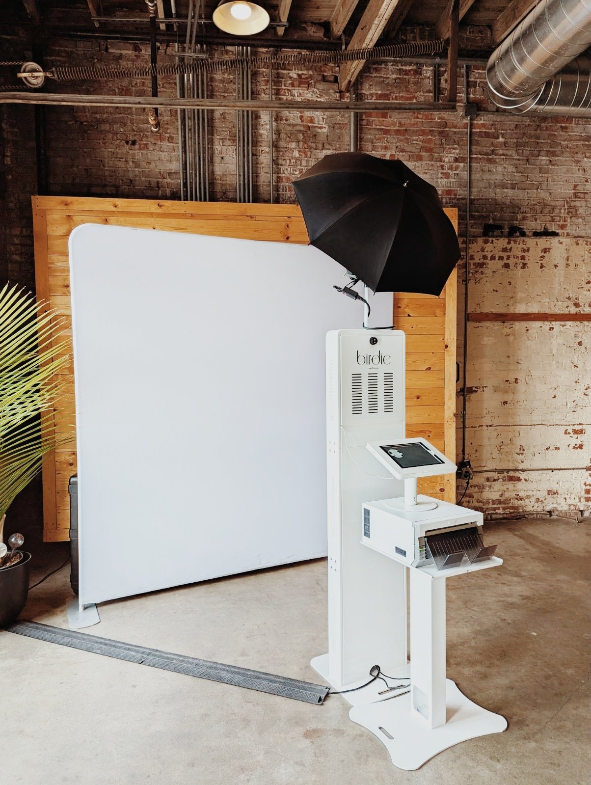 LAMPHOUSE PHOTO BOOTH CO.