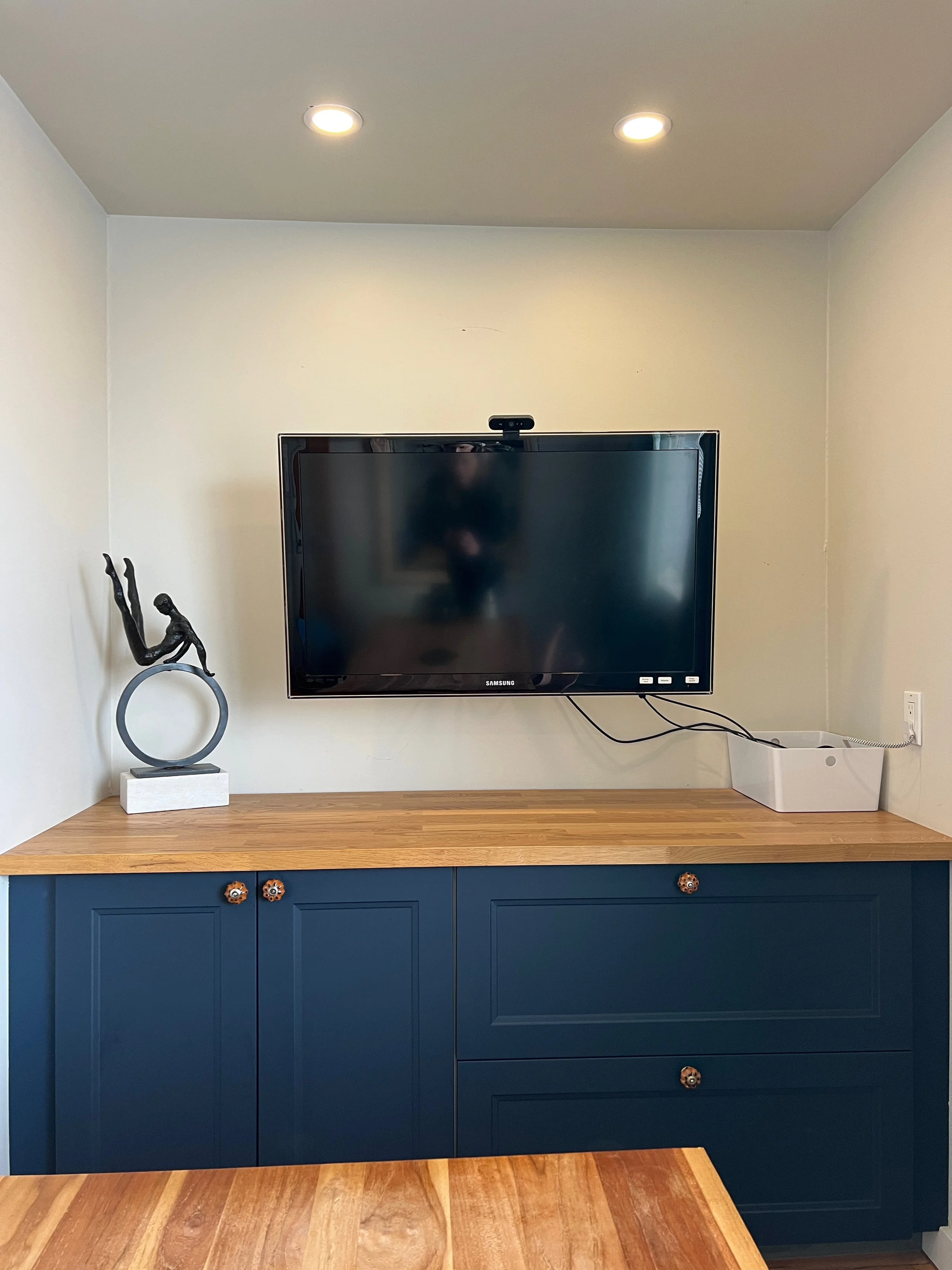 Meeting room for hourly rental in East Vancouver