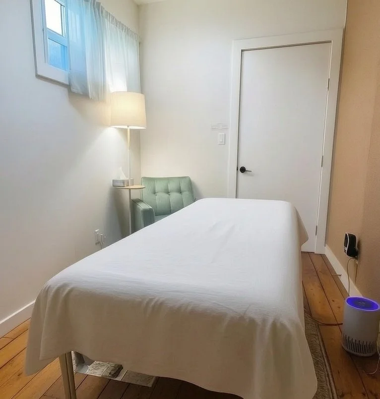 Body work acupuncture massage room for rent in east vancouver