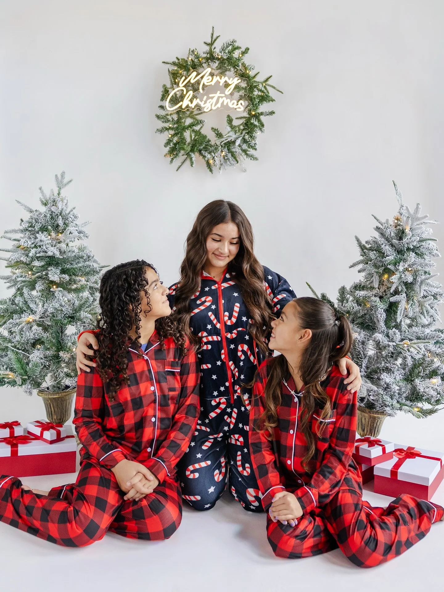 📸🎄Christmas at The Brewhouse Studio with JasminCPhoto is here! 🎄📸
. Let&rsquo;s document you this winter season so you can look back on photos that feel like Christmas, cozy, joyful, and full of love 💕
.
💫 Happening ONE DAY ONLY on Sunday, Nove