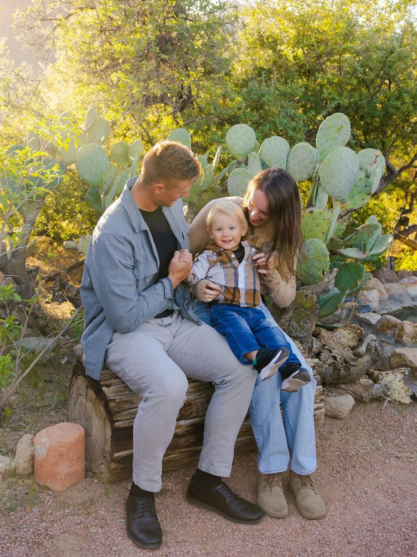 Lots of happy mail going out this week just in time for Christmas 📸✨
Then I&rsquo;ll be off on vacation with my family to soak in the holidays 🎄💕
My favorite time of year&hellip;and the busiest&hellip;but I wouldn&rsquo;t have it any other way 🫶
