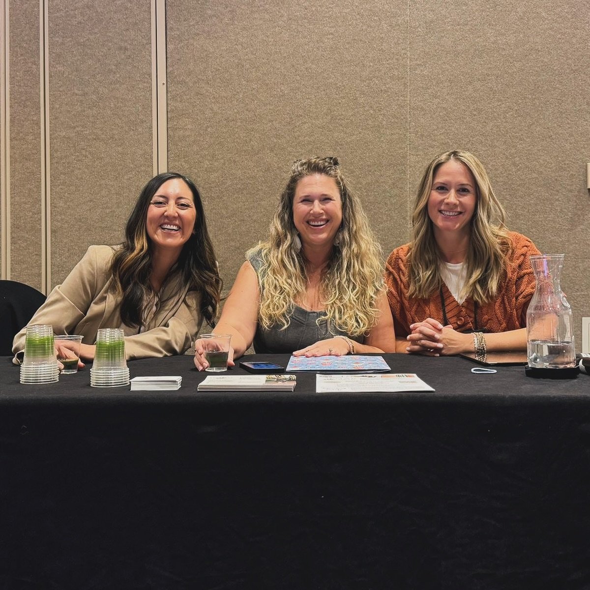 I had an absolute BLAST presenting at FNCE about Integrating Mental Health and Weight-Neutral Practices into Higher Education! 

It was an amazing experience sharing insights on such an important topic. 

It was also so wonderful seeing all my dietit