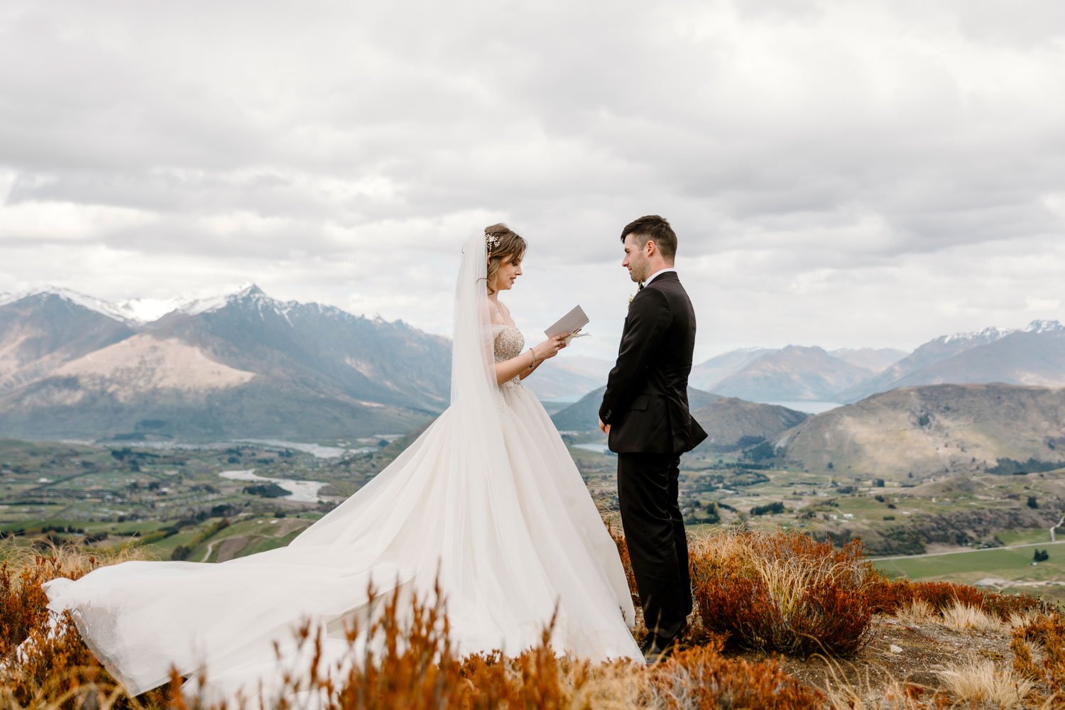 coronet-peak-mountain-elopement-wedding00025.jpg