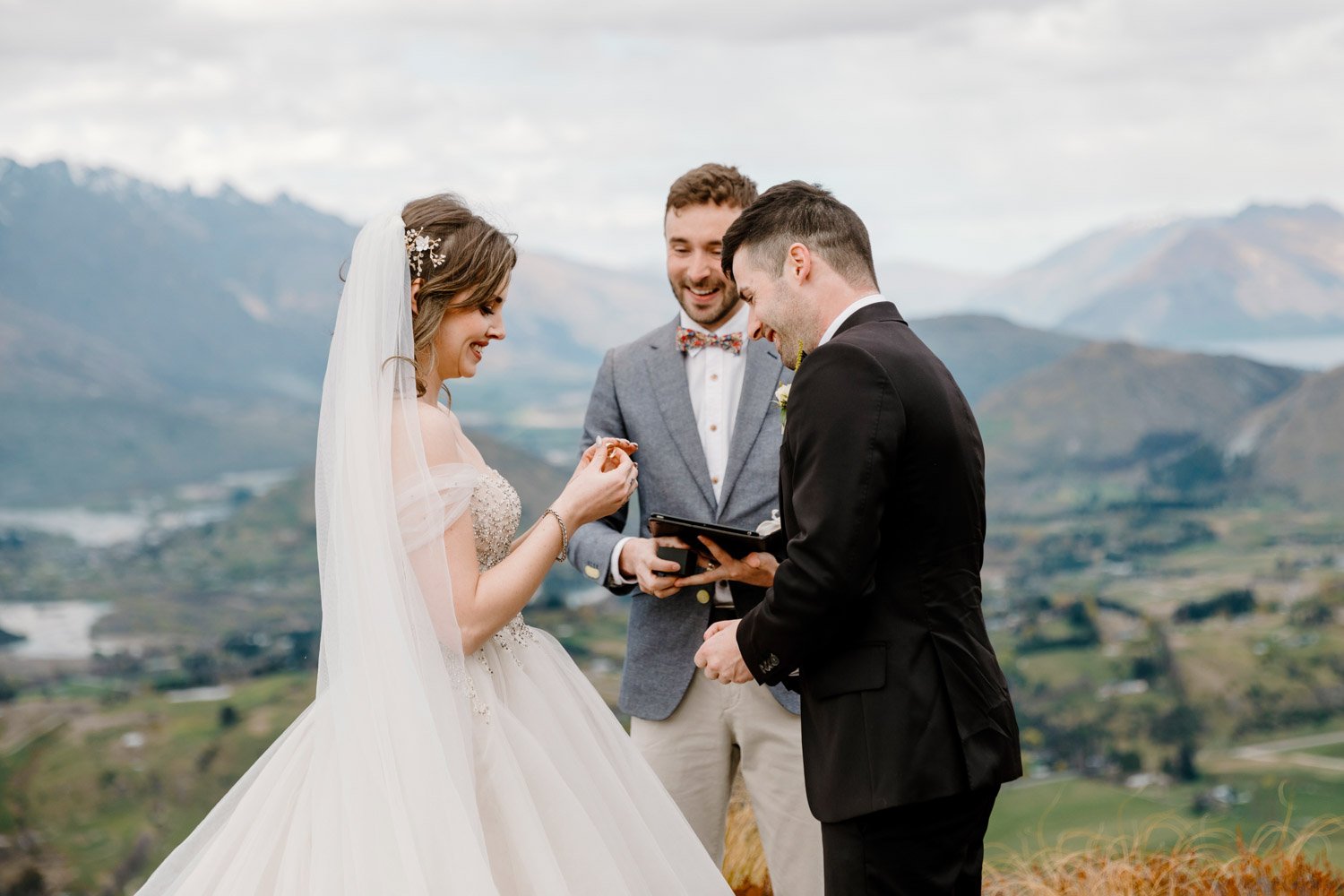 coronet-peak-mountain-elopement-wedding00027.jpg