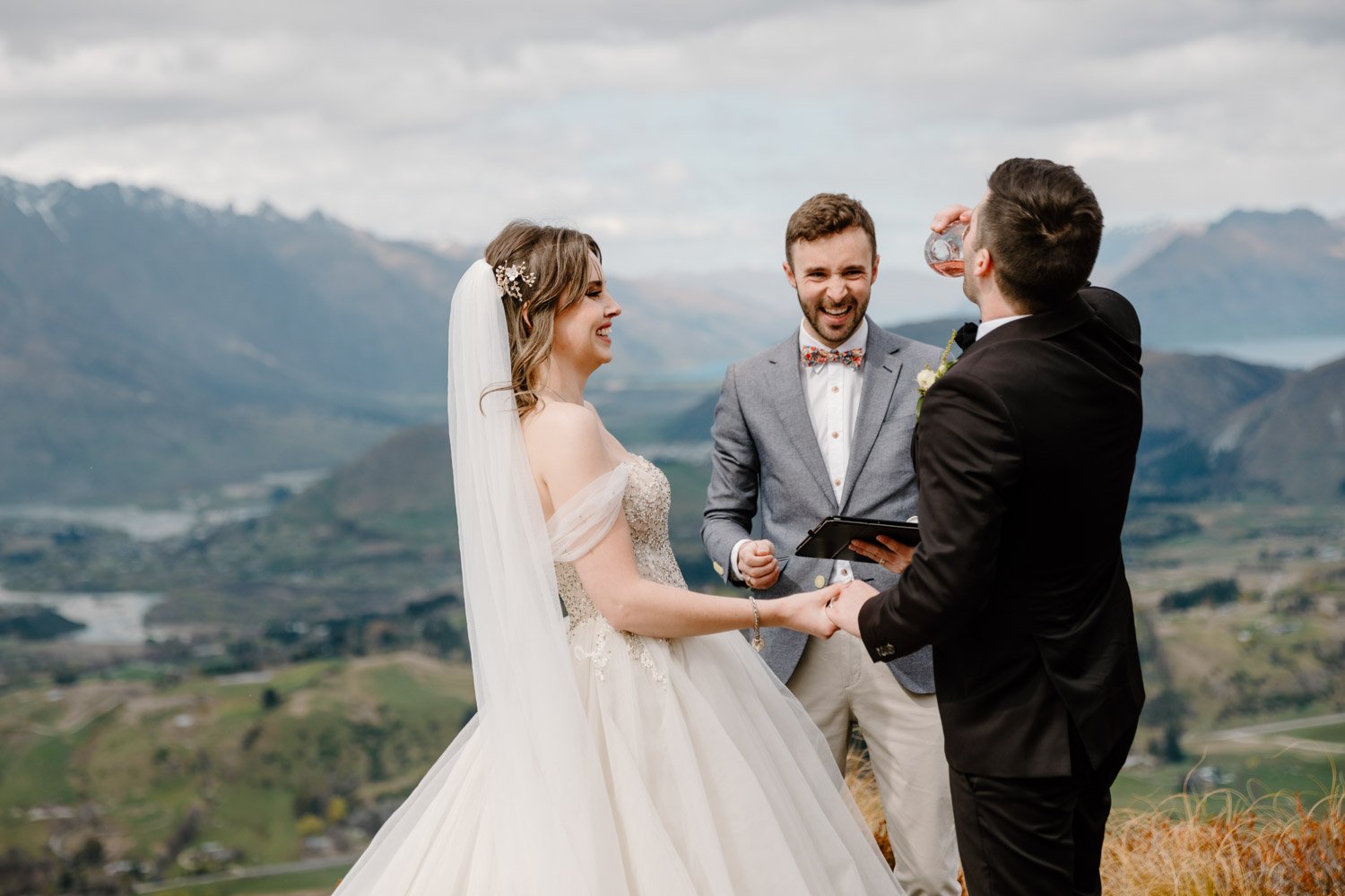coronet-peak-mountain-elopement-wedding00032.jpg