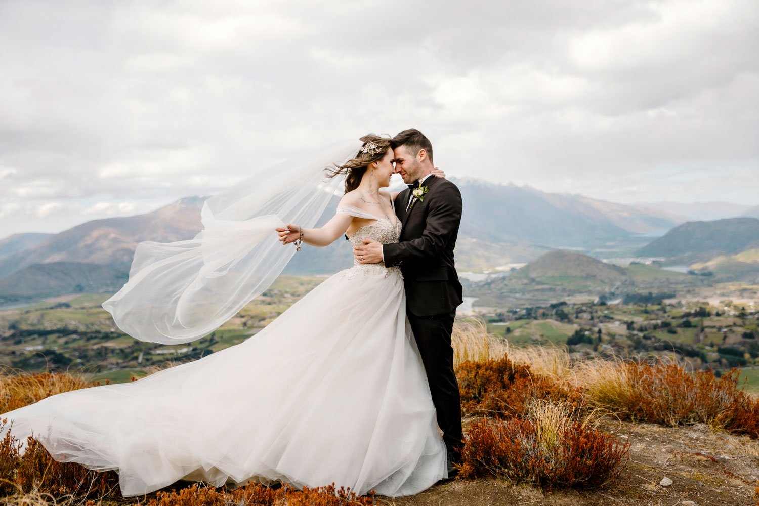 coronet-peak-mountain-elopement-wedding00036.jpg