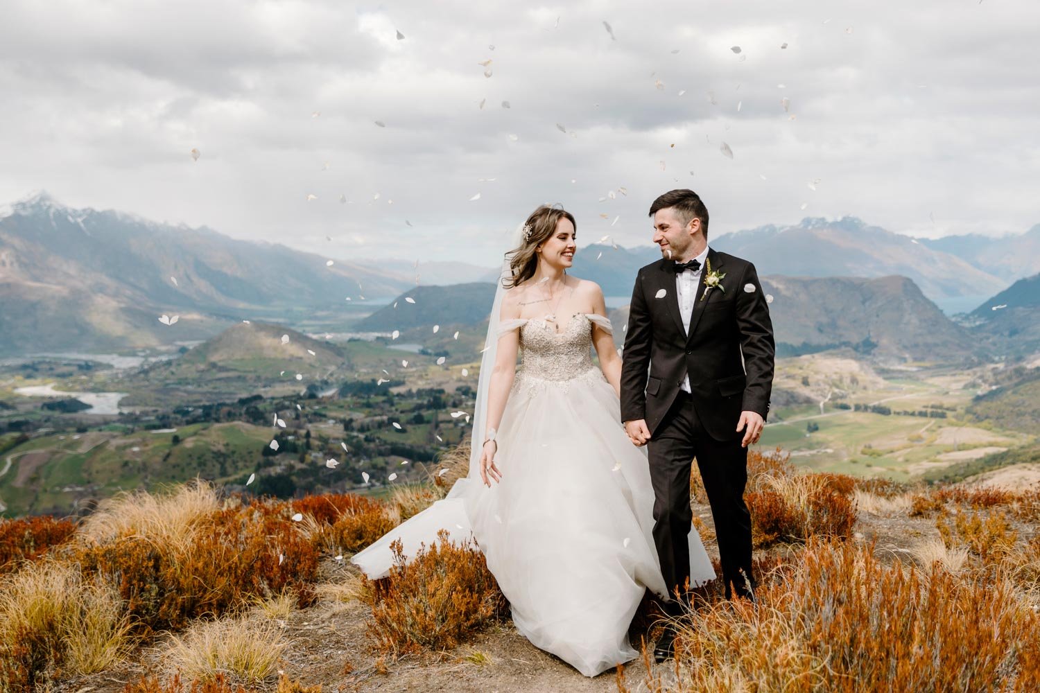 coronet-peak-mountain-elopement-wedding00037.jpg