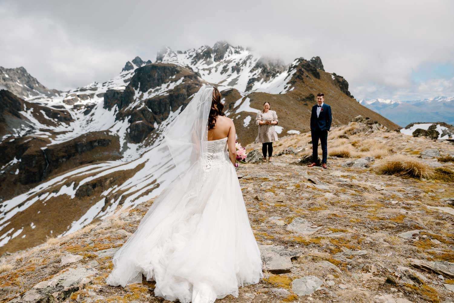 queenstown-cecil-peak-snow-elopement-wedding00031.jpg