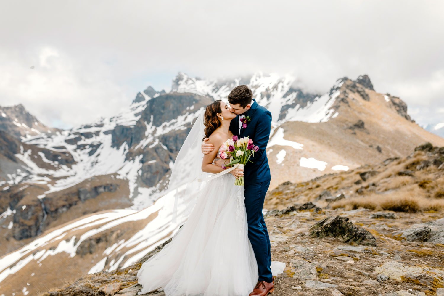 queenstown-cecil-peak-snow-elopement-wedding00052.jpg