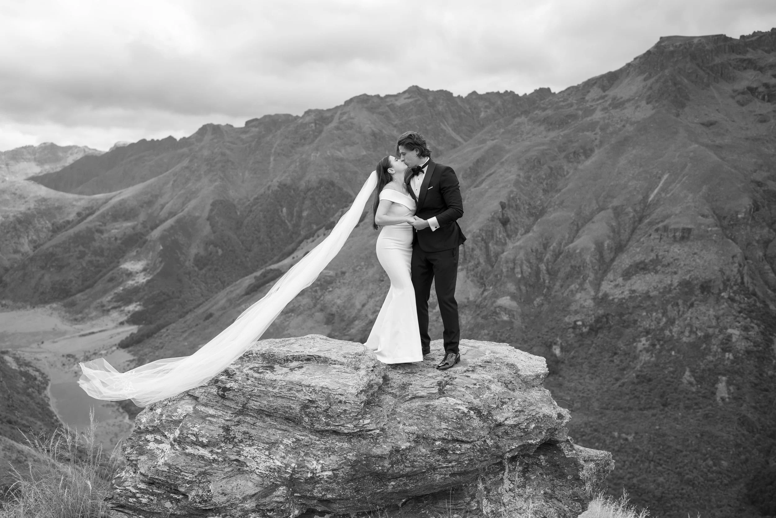 queenstown-helicopter-bayonet-peakk-wedding-scottt00046.jpg