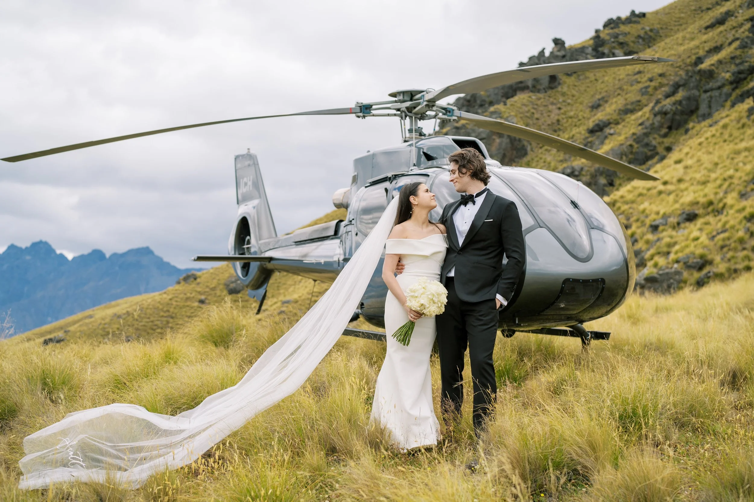 queenstown-helicopter-bayonet-peakk-wedding-scottt00040.jpg