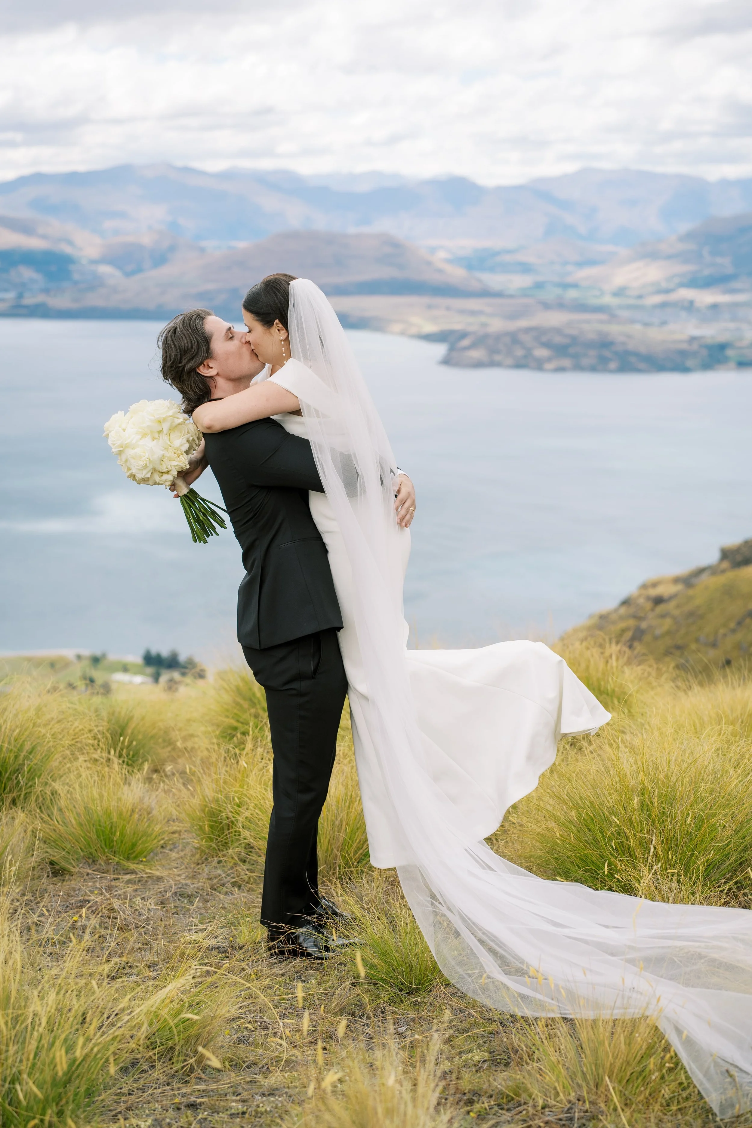 queenstown-helicopter-bayonet-peakk-wedding-scottt00033.jpg