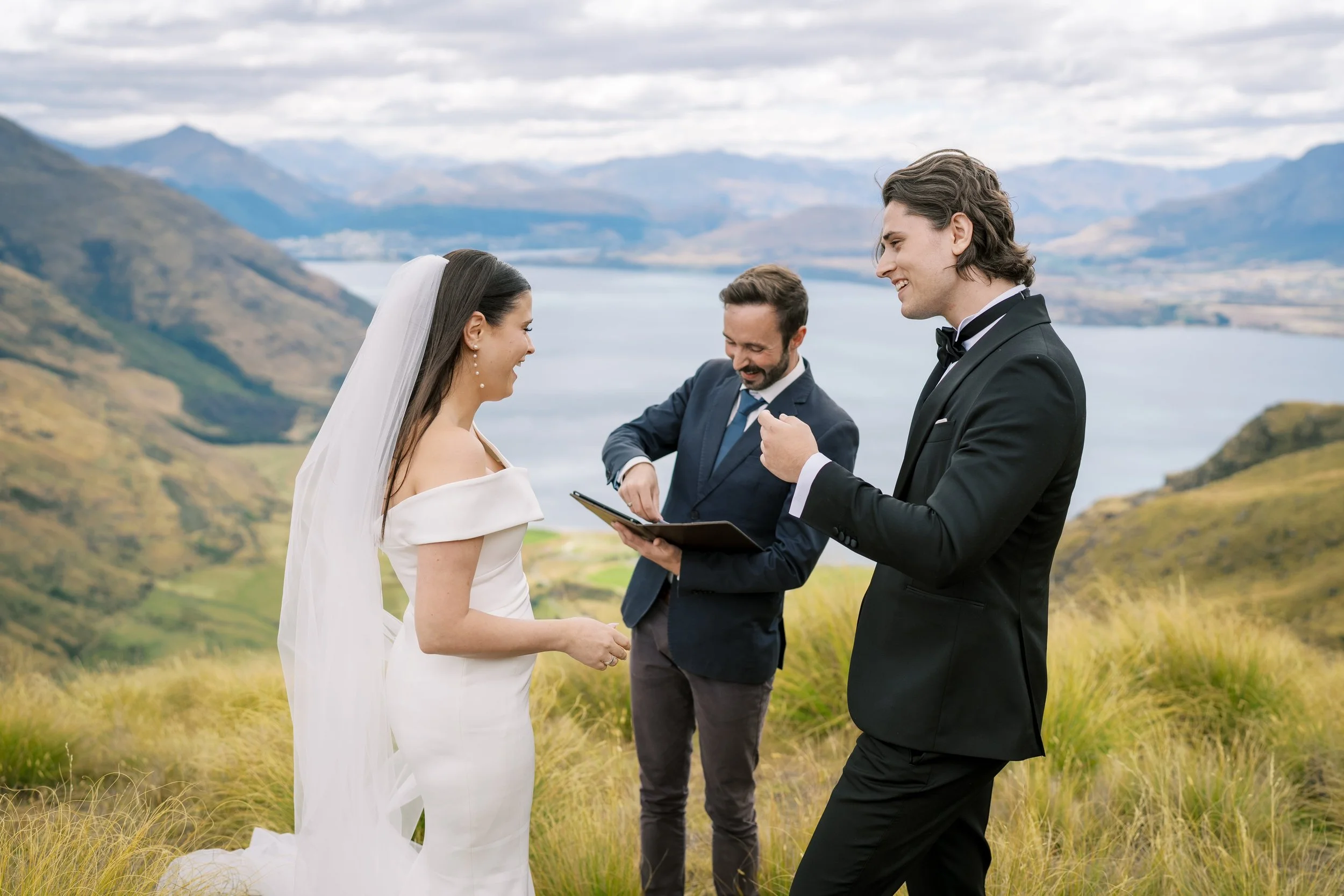 queenstown-helicopter-bayonet-peakk-wedding-scottt00013.jpg