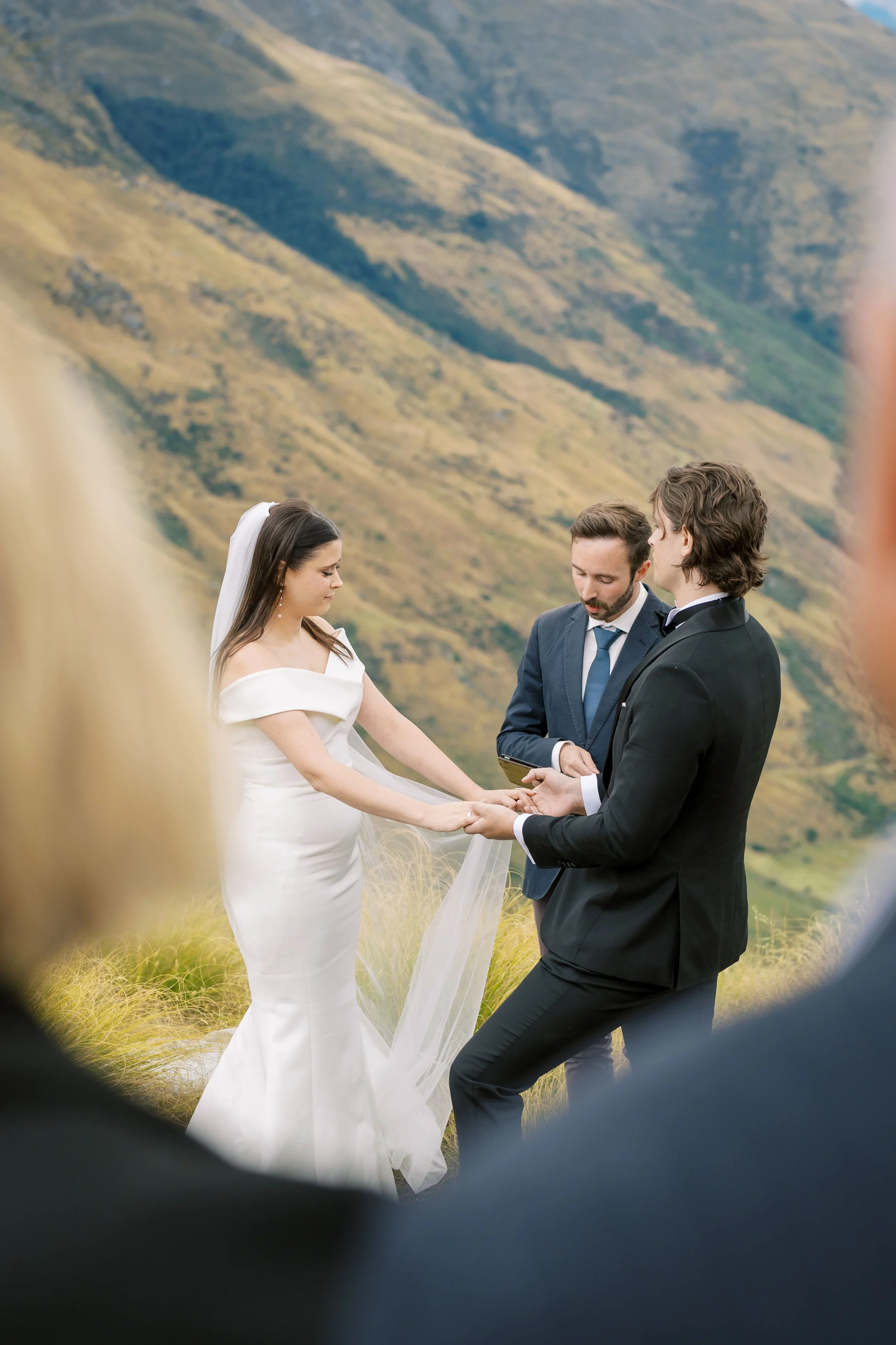 queenstown-helicopter-bayonet-peakk-wedding-scottt00010.jpg