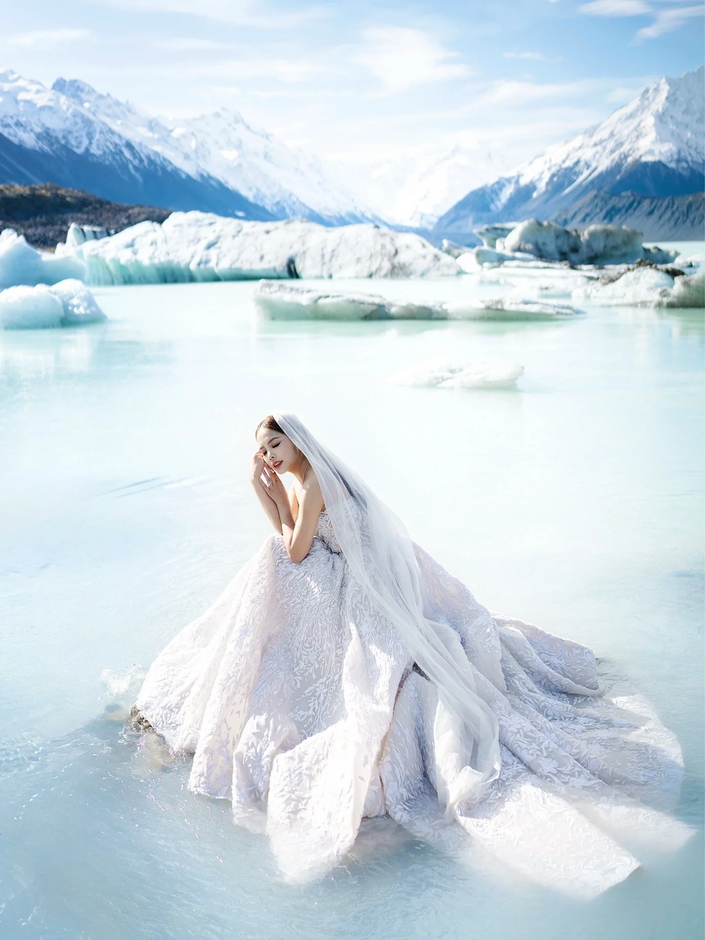 We spent two wonderful days in New Zealand’s South Island with the beautiful cute couple Carmela and Dustin, for their prenup wedding photoshoot. We had such unforgettable memories together, and their wedding photos were also featured on a well