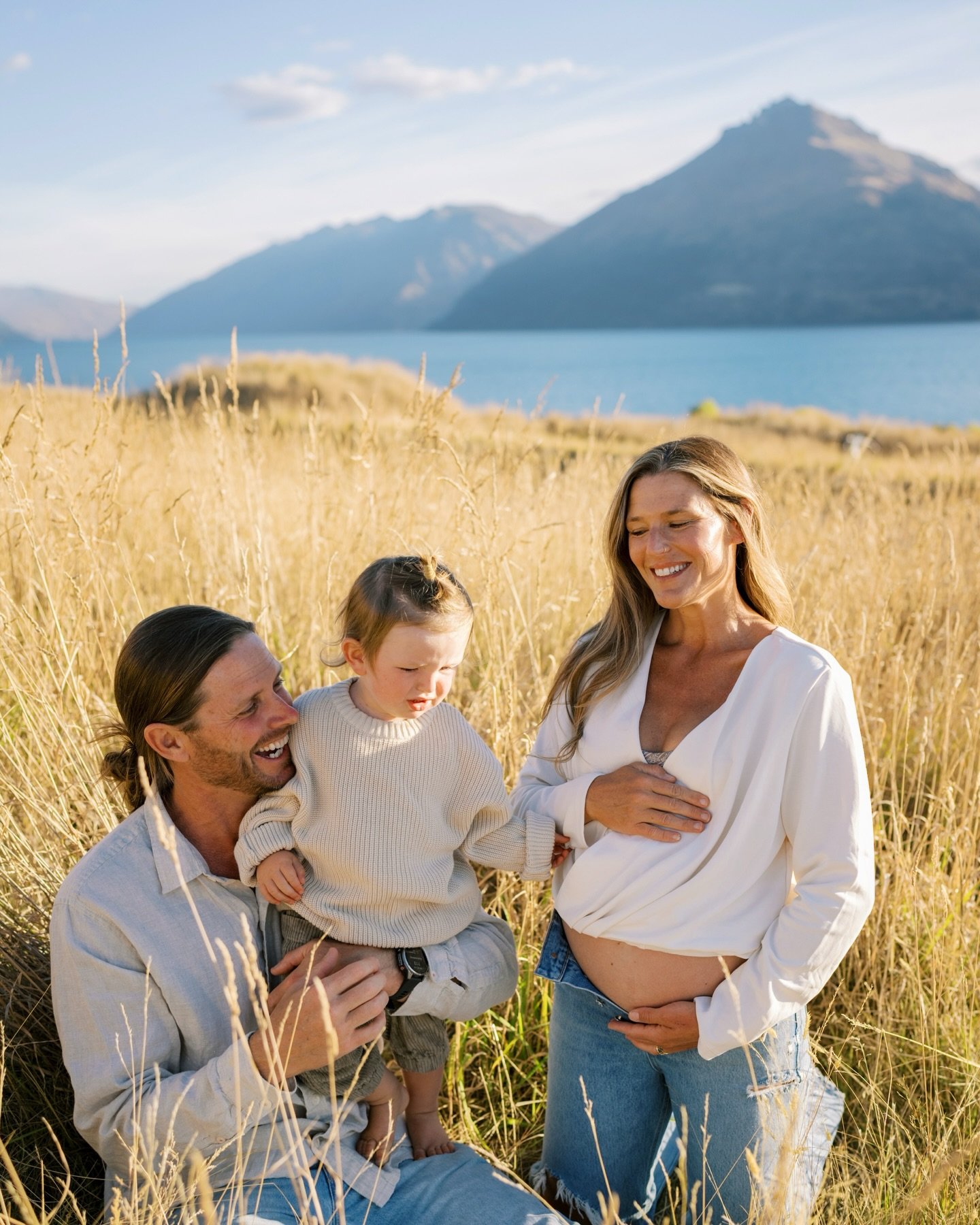 When I&rsquo;m not photographing weddings and pre-wedding shoots, I occasionally take on a small number of family sessions in Queenstown.
Capturing these warm, simple moments in such a beautiful place is always special.

@thearchetypeprocess 

#queen