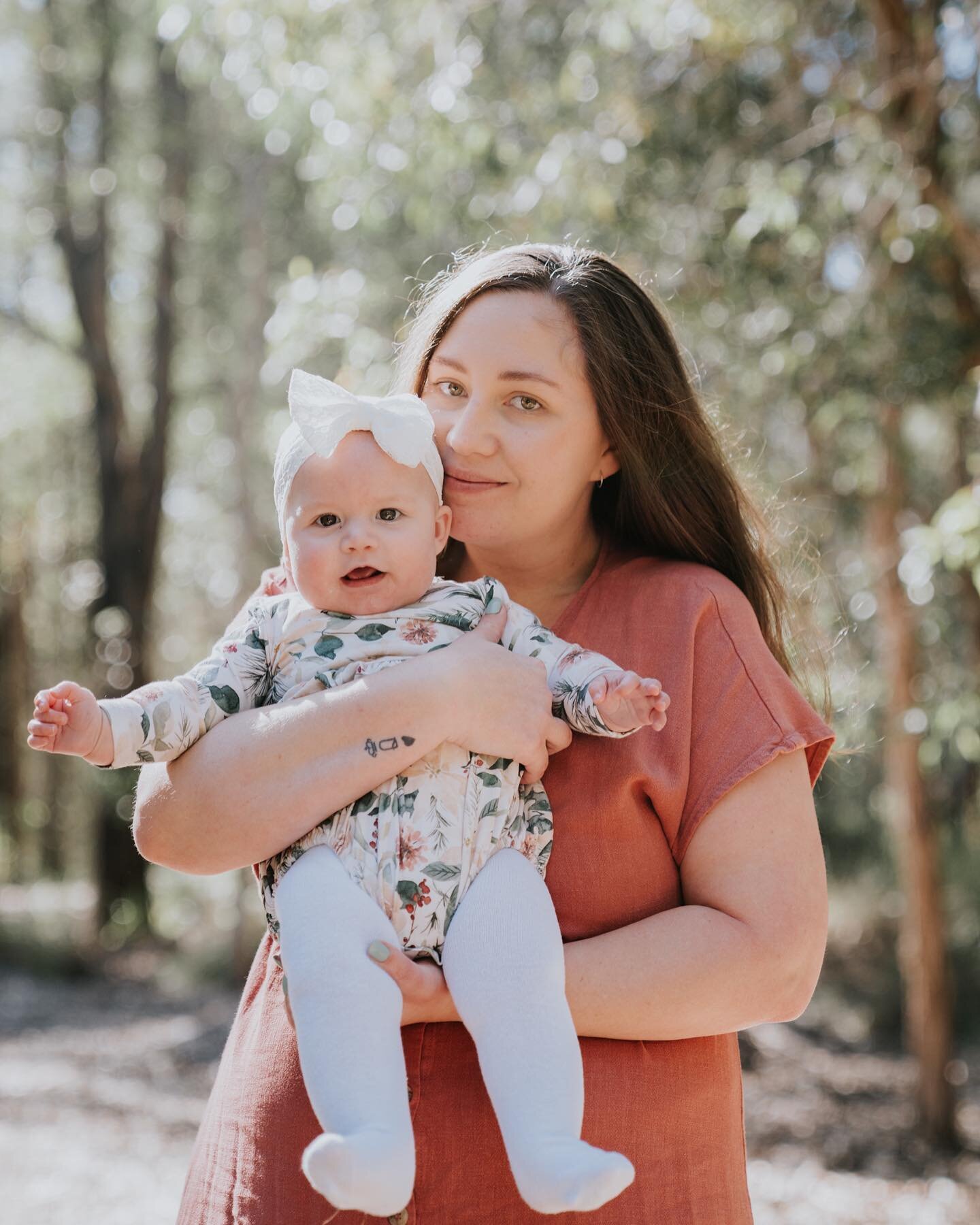 🌿 Sharing the magic of our recent giveaway winner! 🎉 
Embracing the 6-month milestone with this beautiful mother and her adorable little one was an absolute delight. 🤗💕 Together, we wandered through the enchanting nature playground, savouring the