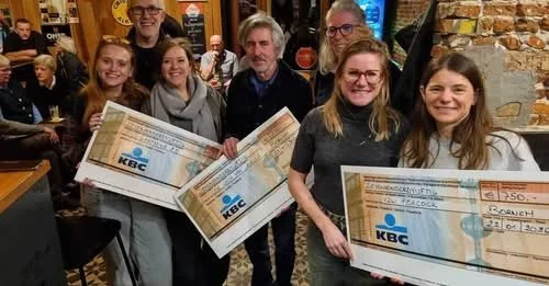 Jollestappers zamelen 750 euro in voor VZW Peacock!