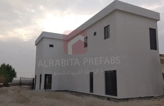 A modern, two-story prefabricated house executed by Alrabita Prefab Co. بيت جاهز دورين بتصميم حديث تم تنفيذه من قبل مصنع الرابطة للبيوت الجاهزة